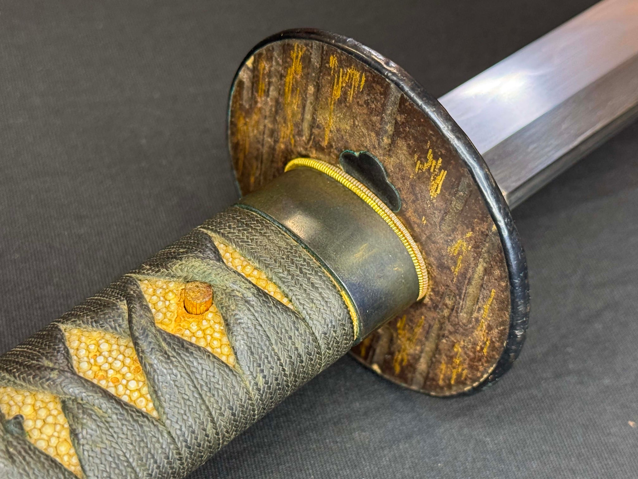 Antique Nihonto - Muromachi (5-600 years old) LONG Katana in Koshirae, NBTHK attributed to Kashu Yukimitsu