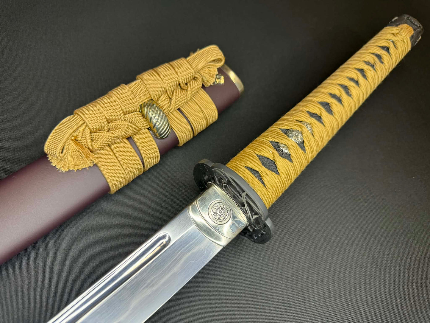 Thaitsuki Roiyaru Unokubi Katana, Sanmai Clay tempered