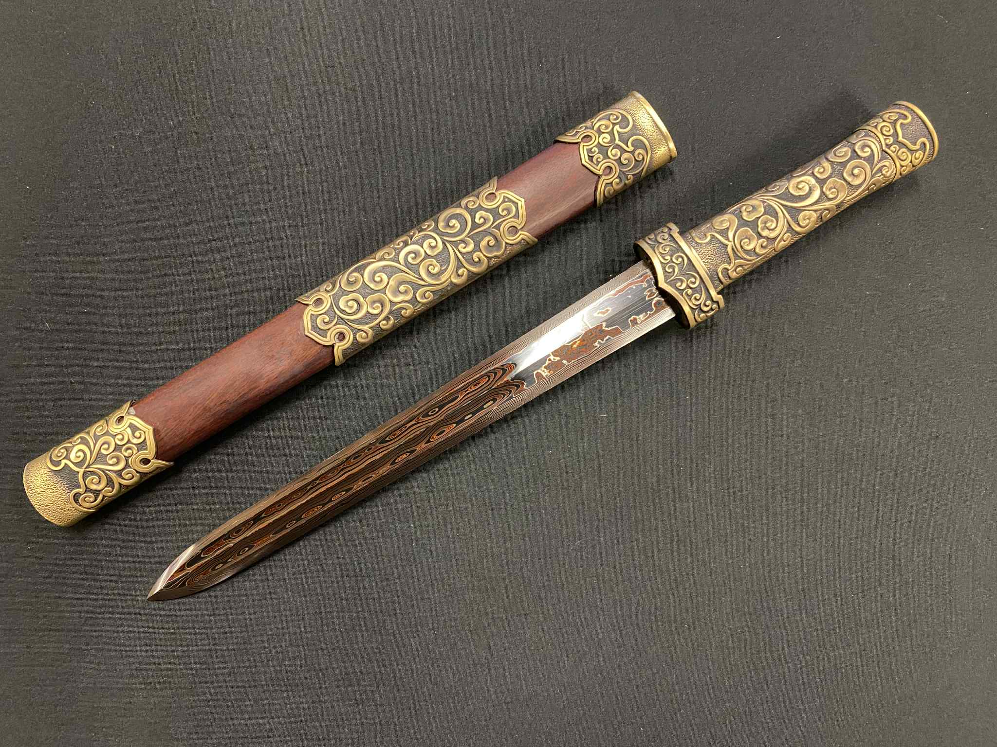 Eight Face Dagger - Cloud - Red Damascus