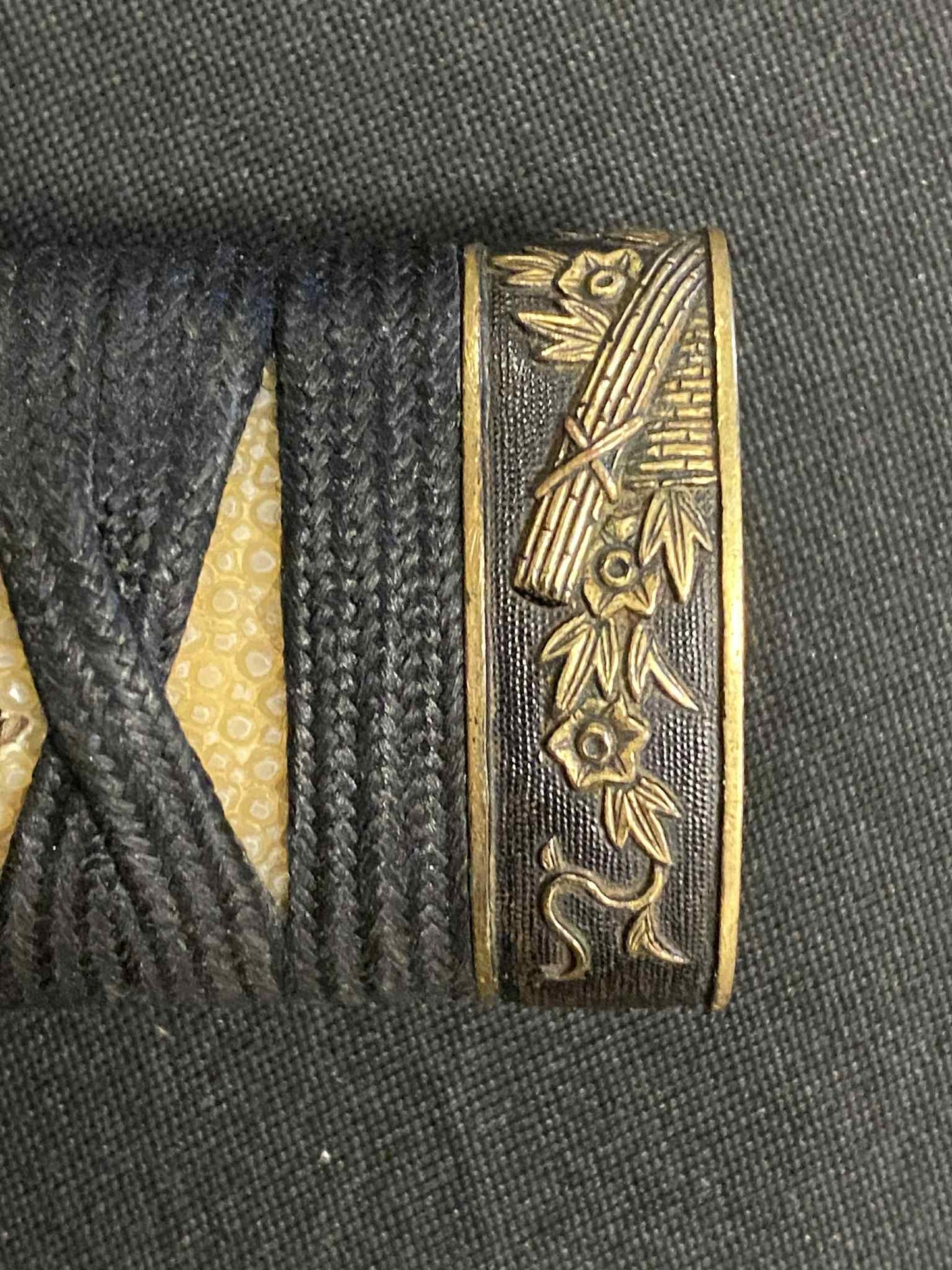 Antique Nihonto - Katana in Koshirae - Late Muromachi (500 years old) - NBTHK Attributed to Latter Mihara