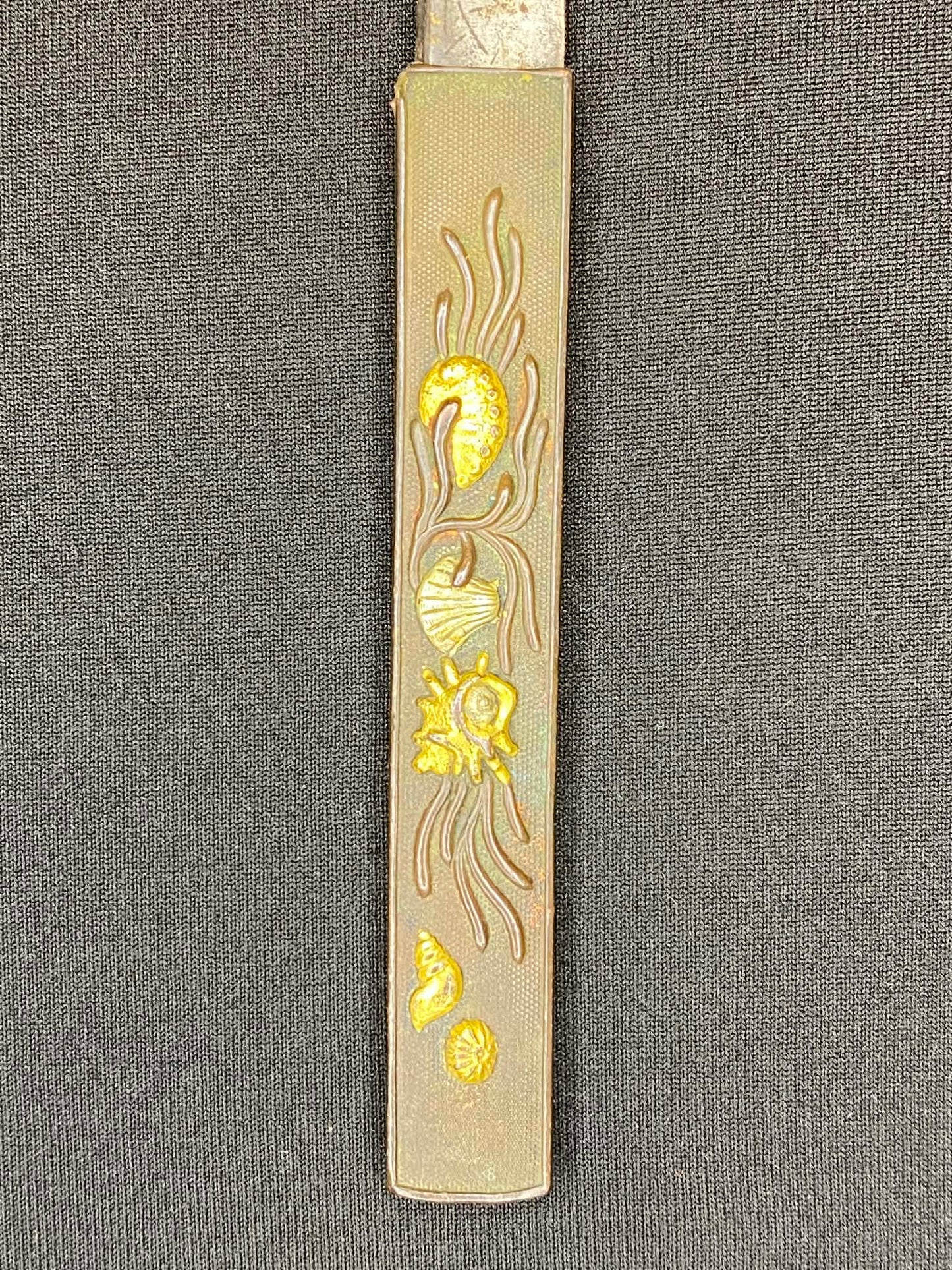 Antique Nihonto - Osoraku Tanto with Shrimp Koshirae - Edo Period, signed Soshu Ju Tsunahiro (unverified)