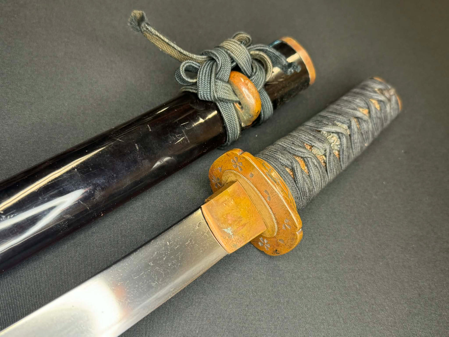 Antique Nihonto - Wakizashi in Koshirae, signed Kanetsun (unverified)