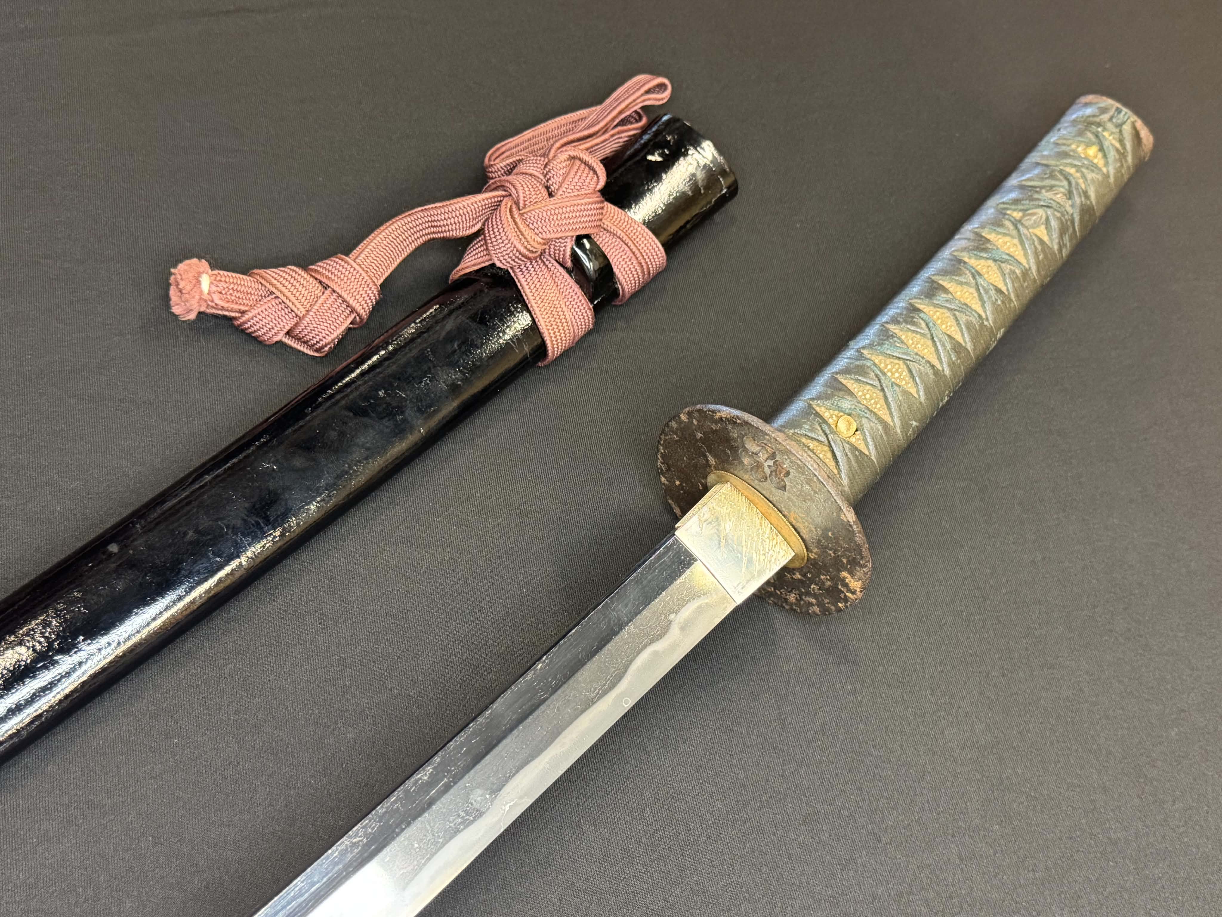 Antique Nihonto - Early Edo(350 years old) Katana with Koshirae - NBTHK attributed to Fujiwara Takada