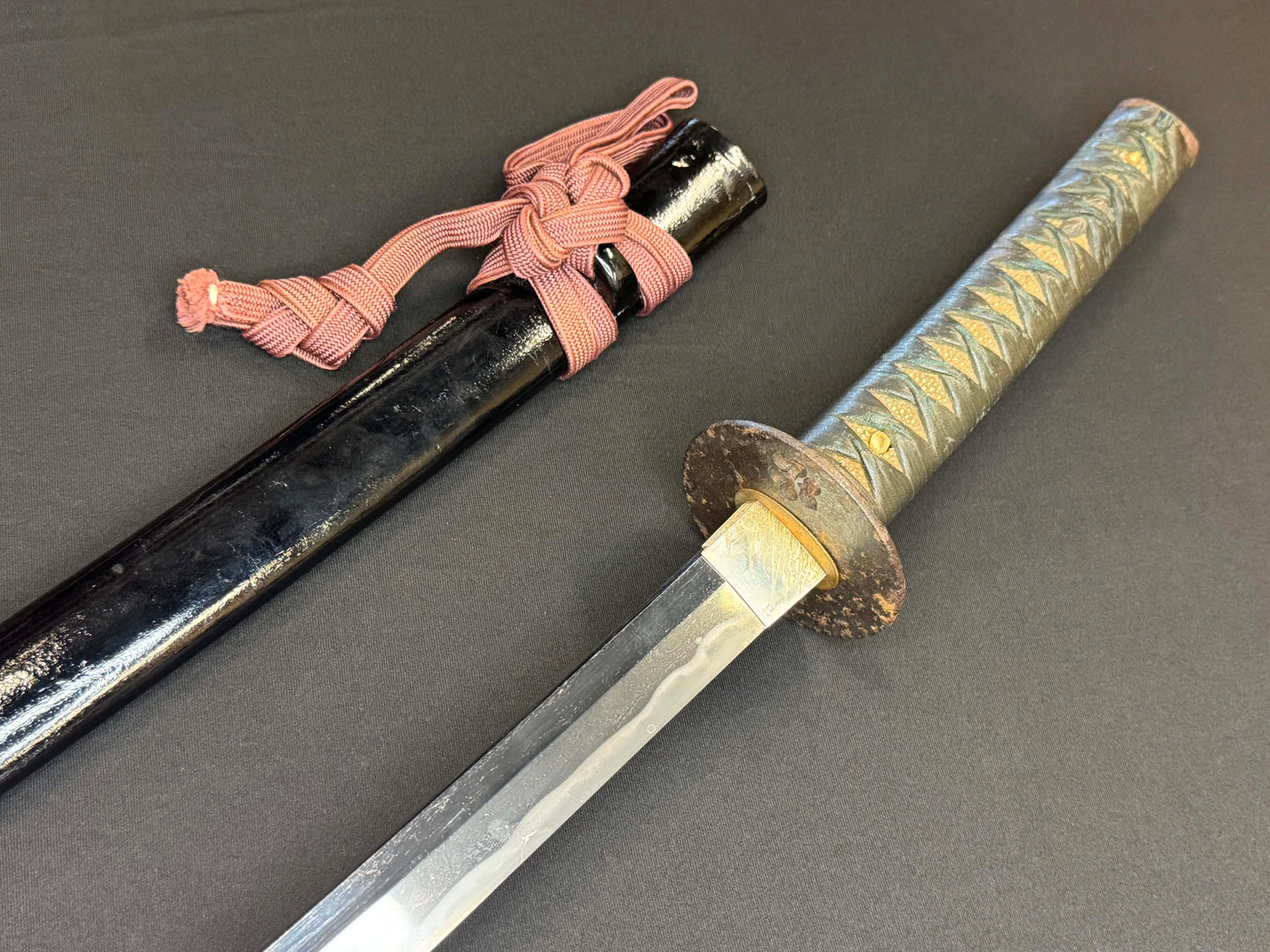 Antique Nihonto - Early Edo(350 years old) Katana with Koshirae - NBTHK attributed to Fujiwara Takada