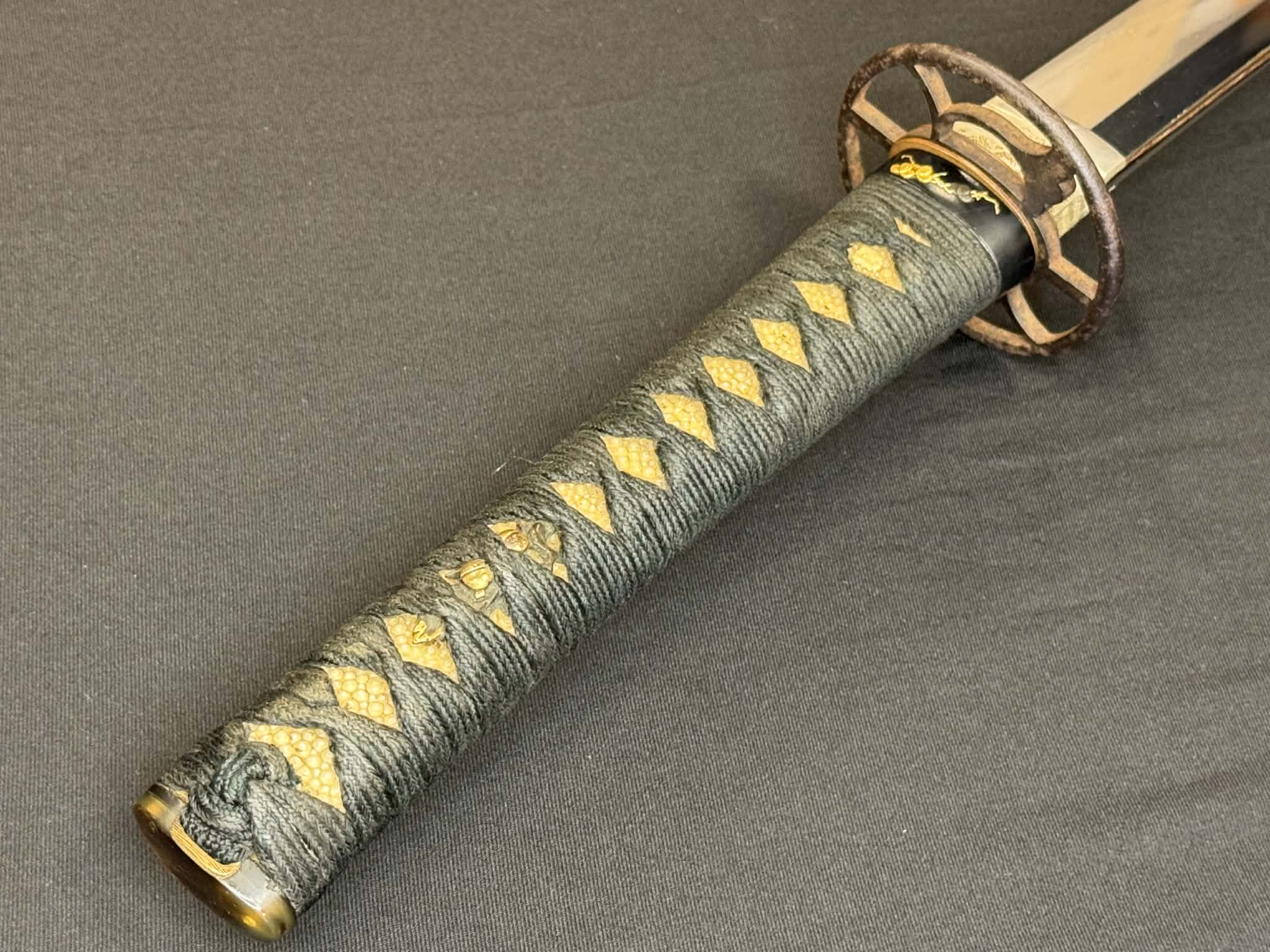 Antique Nihonto -  Katana in Koshirae - Signed Kunishige, First Year of Bunkyu (certified by NBTHK and NTHK)