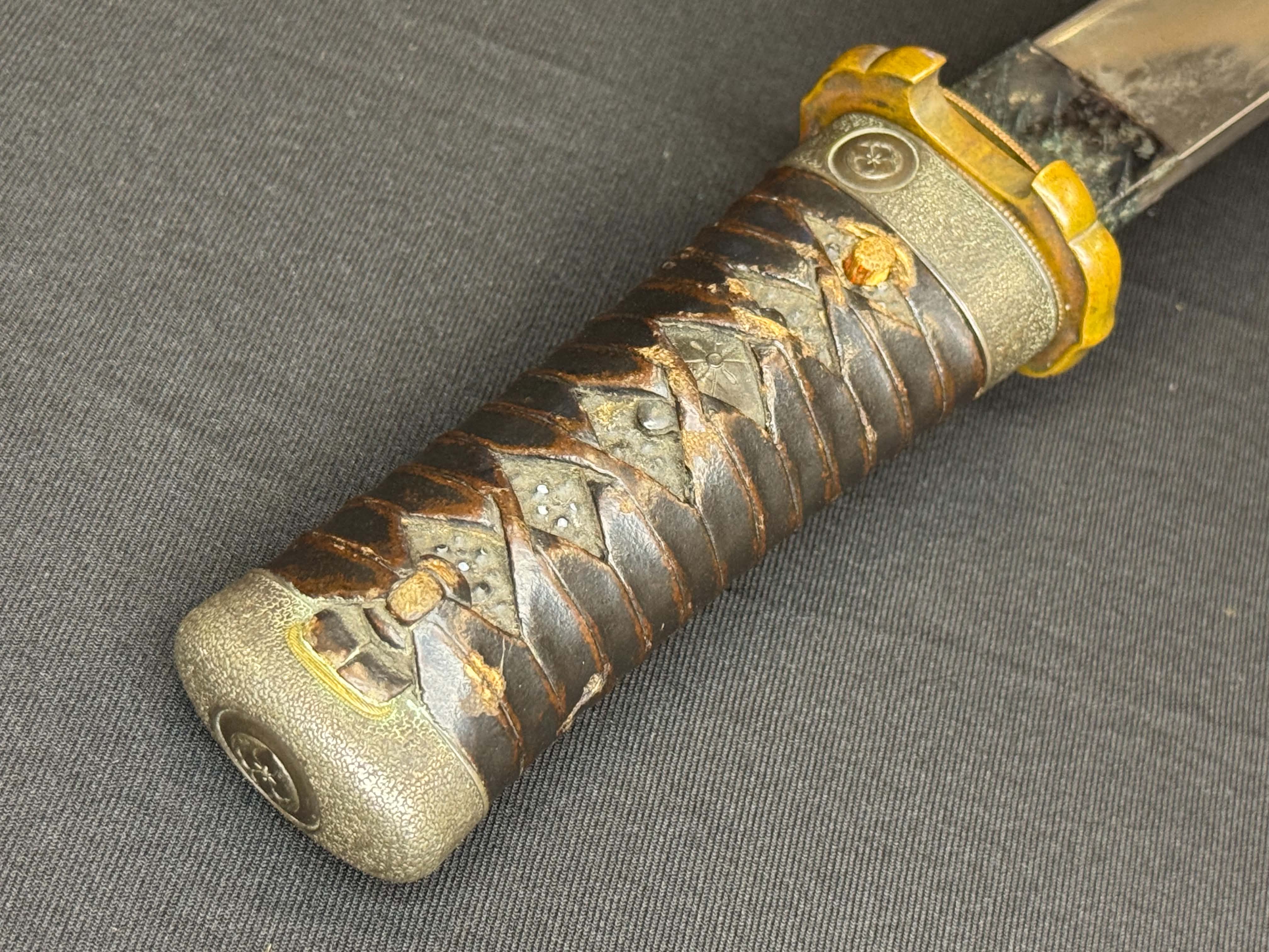 Antique Nihonto - Tanto in Koshirae, Signed Aizu Ju Michitoki, dated August  Genji 1 (1864)