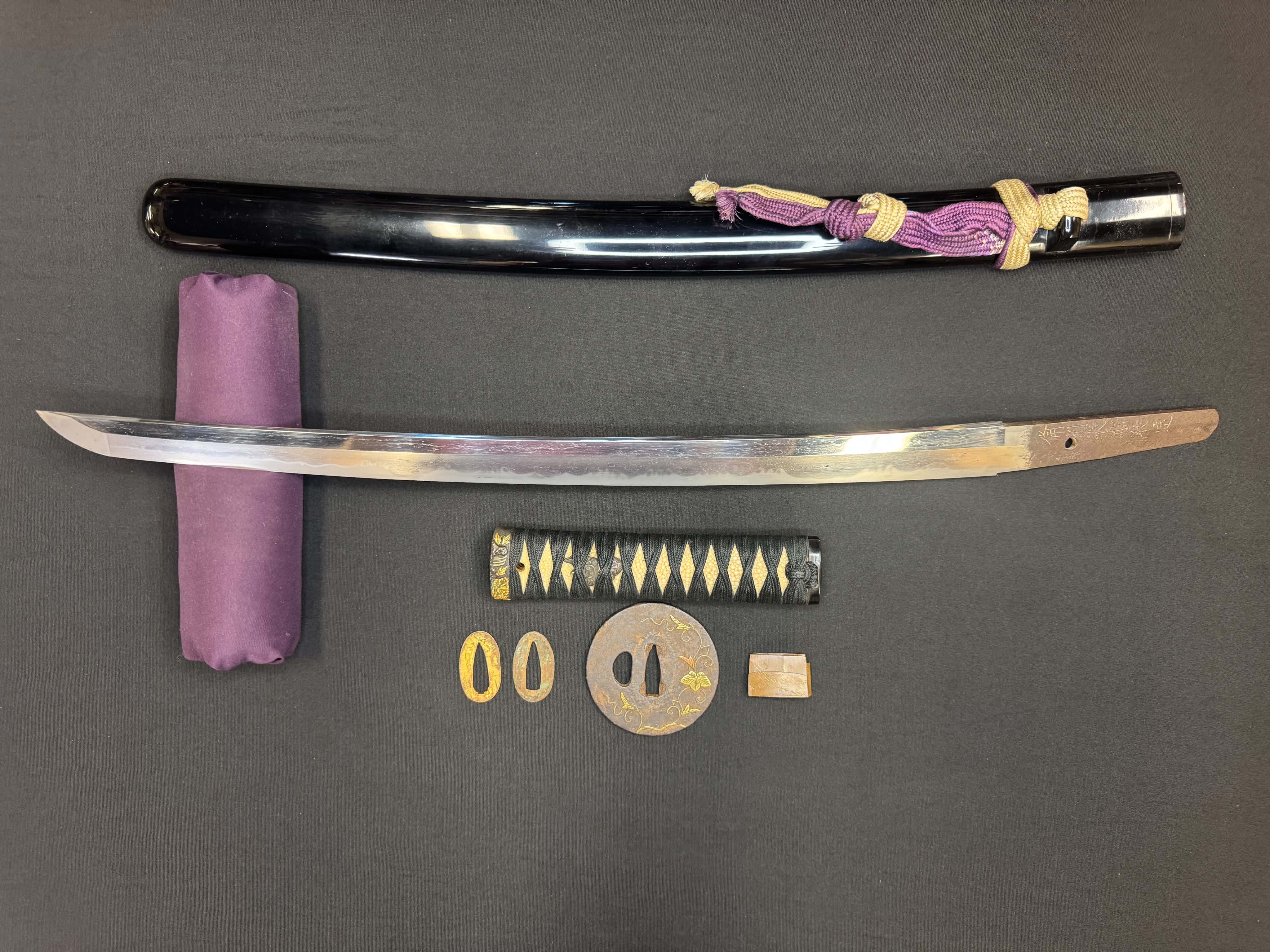 Antique Nihonto - wakizashi in Koshirae, signed Bishu Osafune Sukesada (unverified)