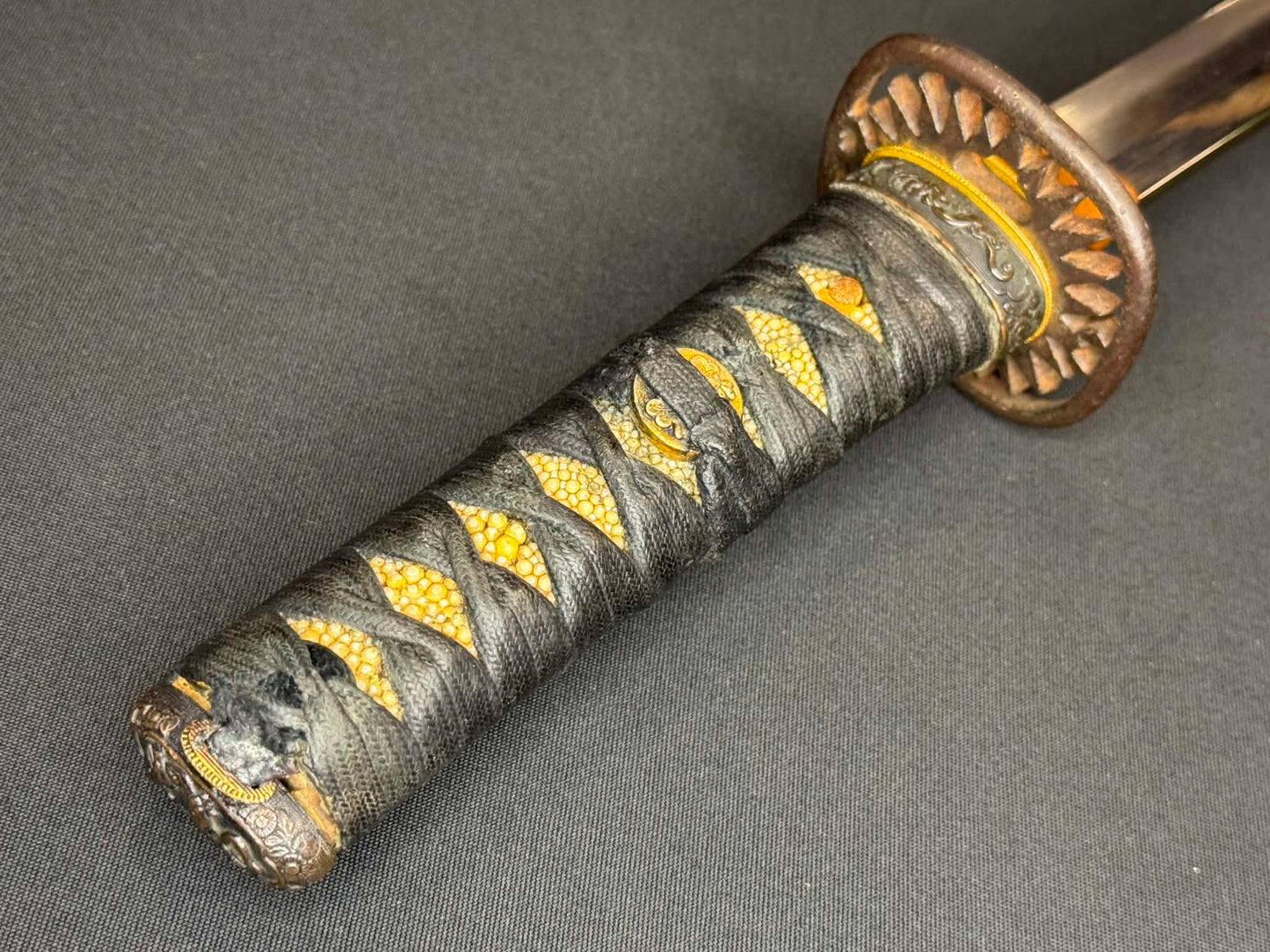 Antique Nihonto - Wakizashi in Koshirae, possible hidden Christian Tsuba