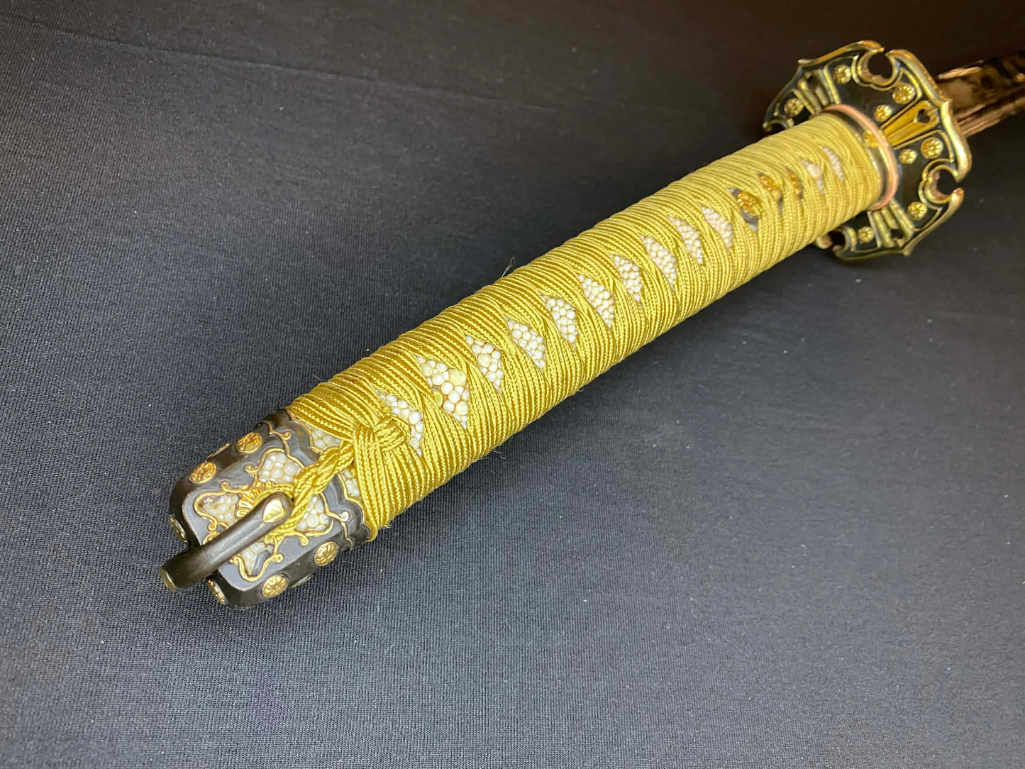 Dragonspring Emperor Tachi - Ruby Chrysanthemum - Kogarasu Hitatsura