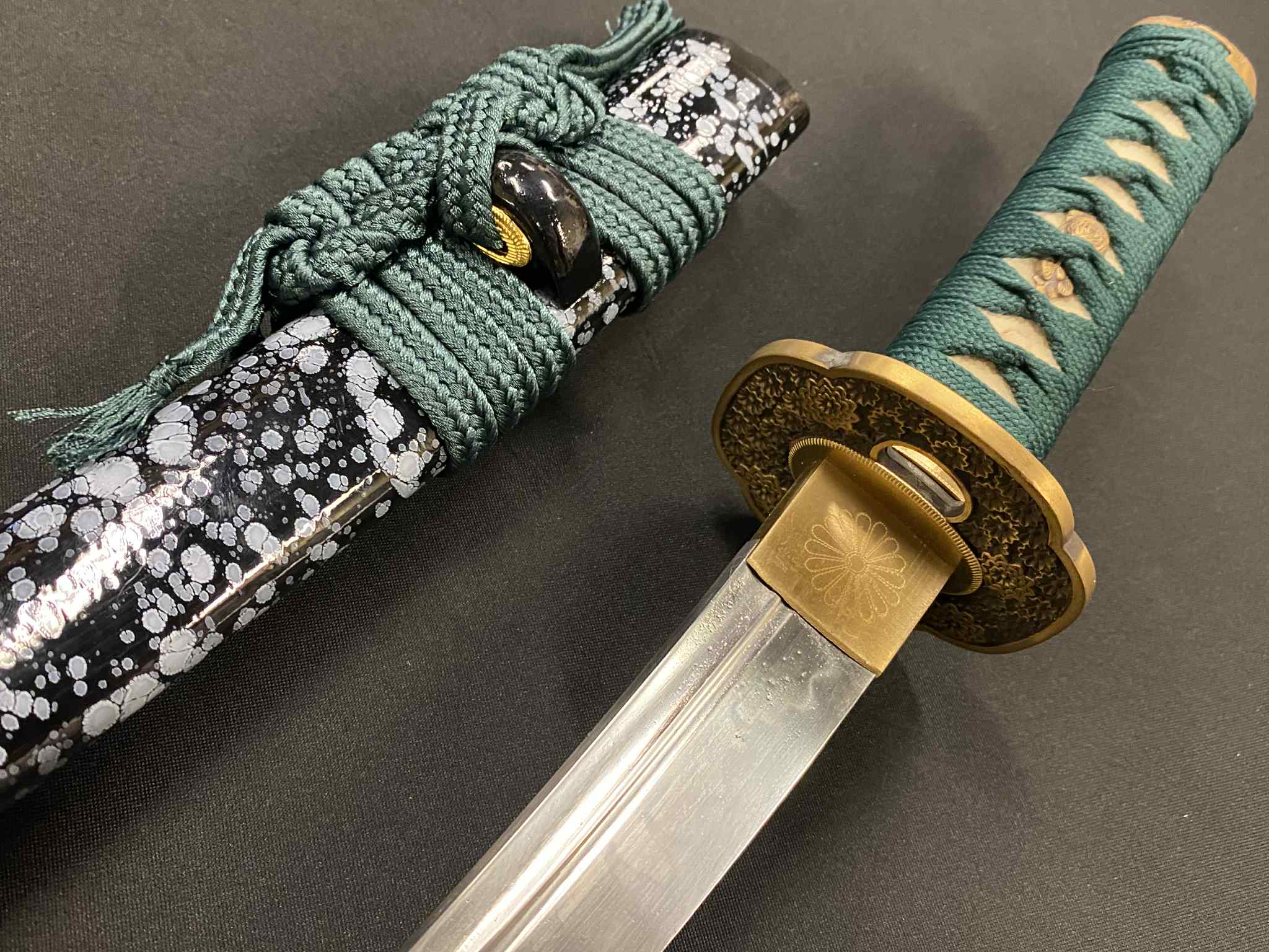 PRE-ORDER Phoenix Armory Unokubi Tanto - Copper Chrysanthemum - T10 Clay tempered