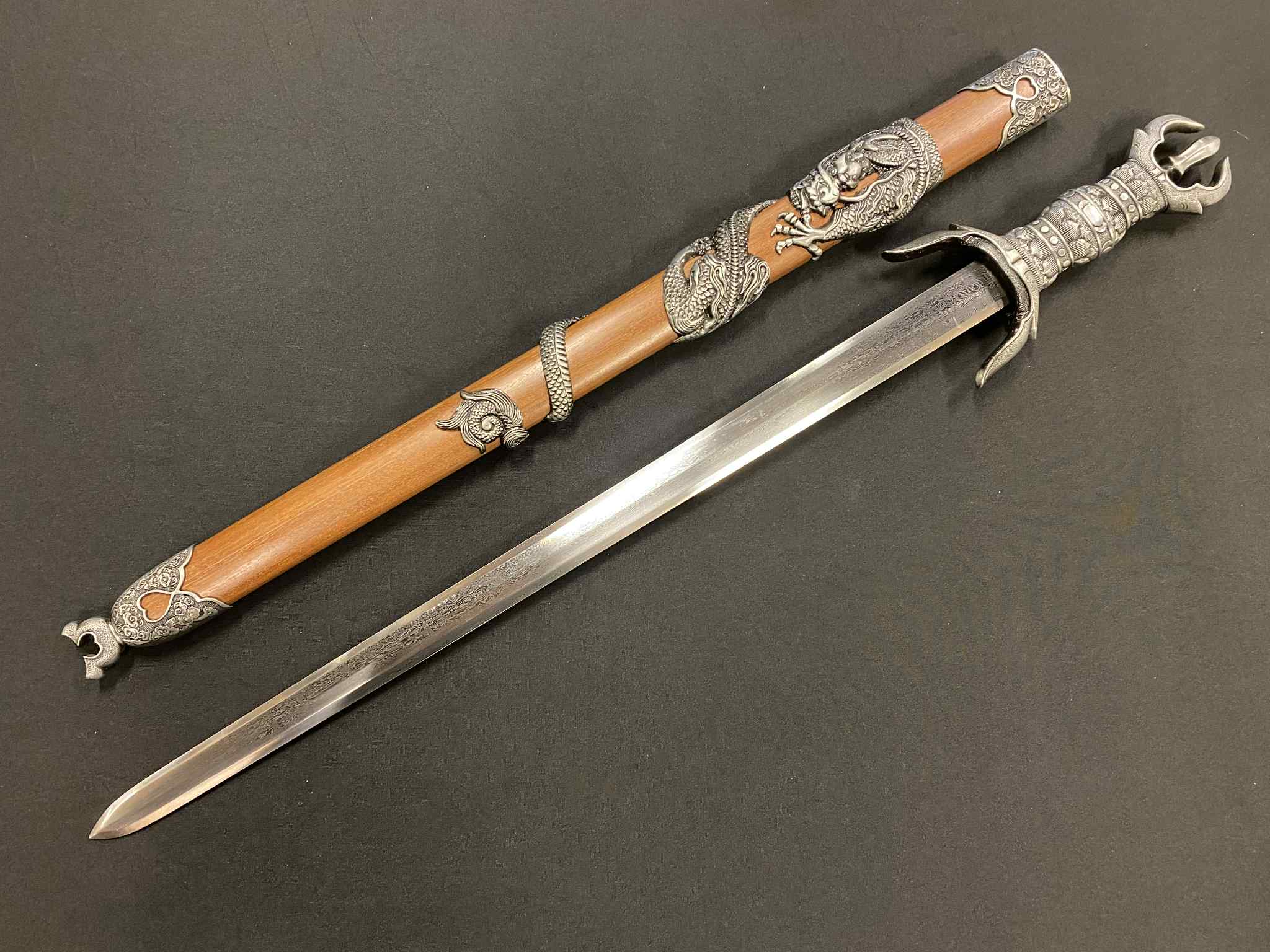 Phoenix Armory Tsurugi - Dragon Prayer - Damascus