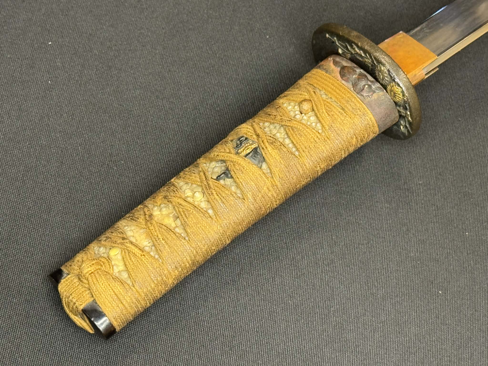 Antique Nihonto - Tanto in Koshirae, signed Kunishige (unverified)