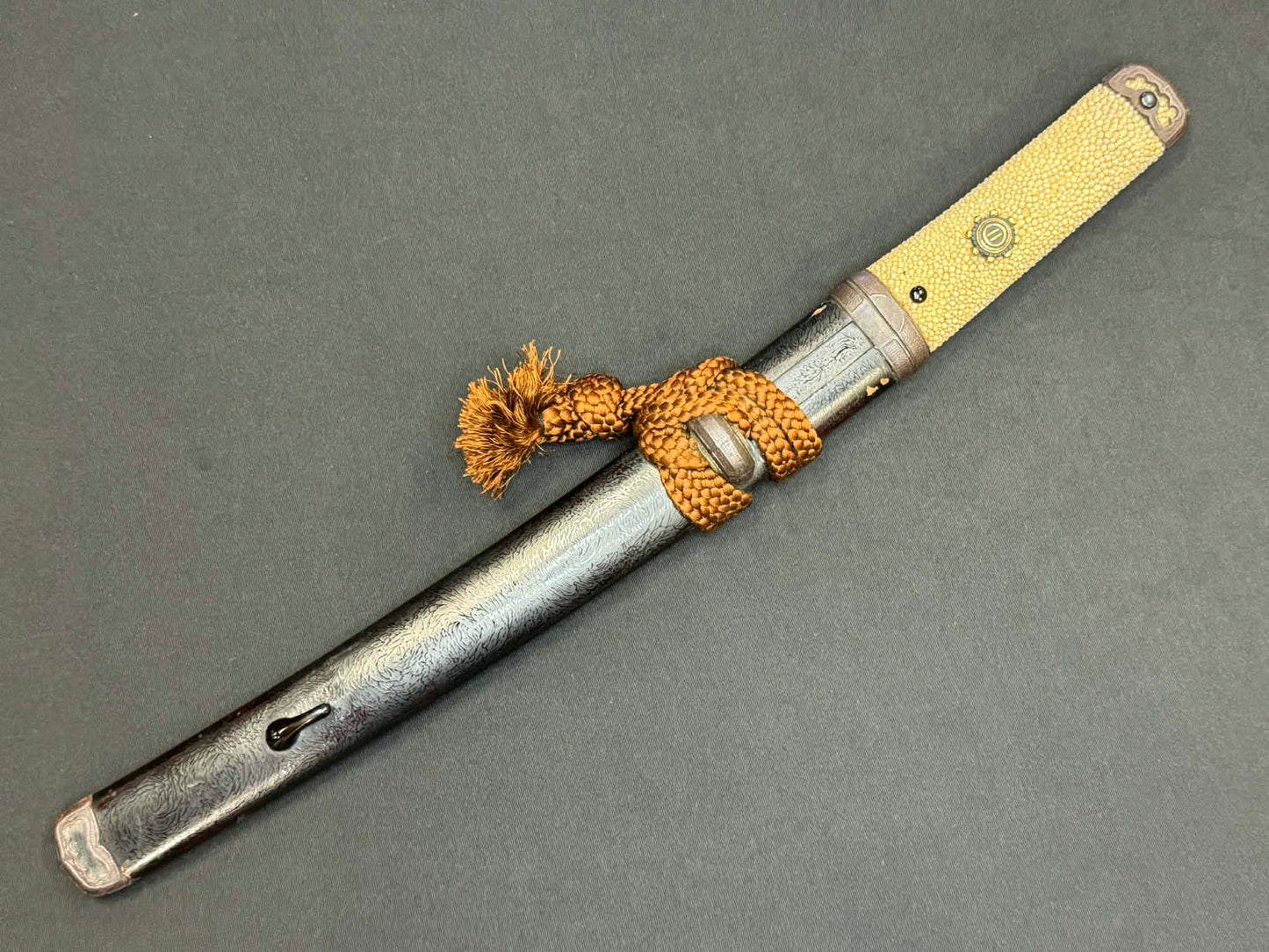 Antique Nihonto - Hitatsura Tanto in Aikuchi Koshirae