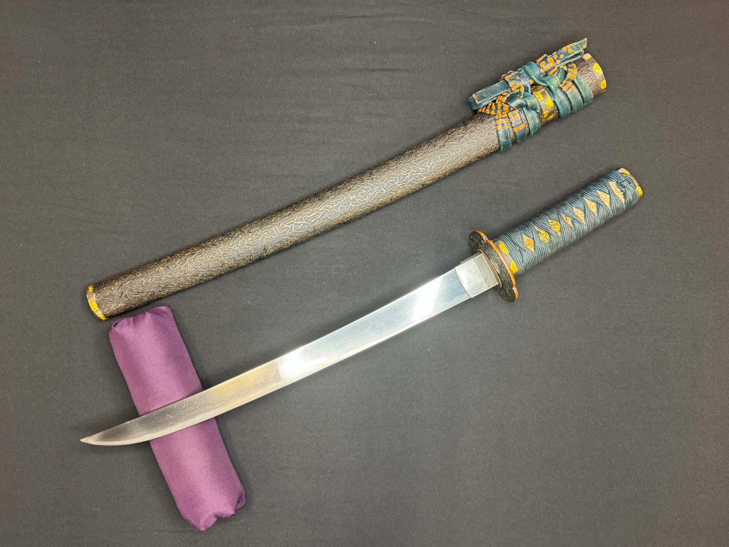 Antique Nihonto - Late Muromachi Tanto in Koshirae, signed Kanesugi (unverified)