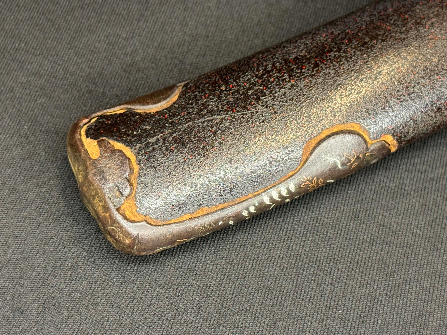 Antique Nihonto - Wakizashi with koshirae, Tsunagigaki attributed to Shimosaka