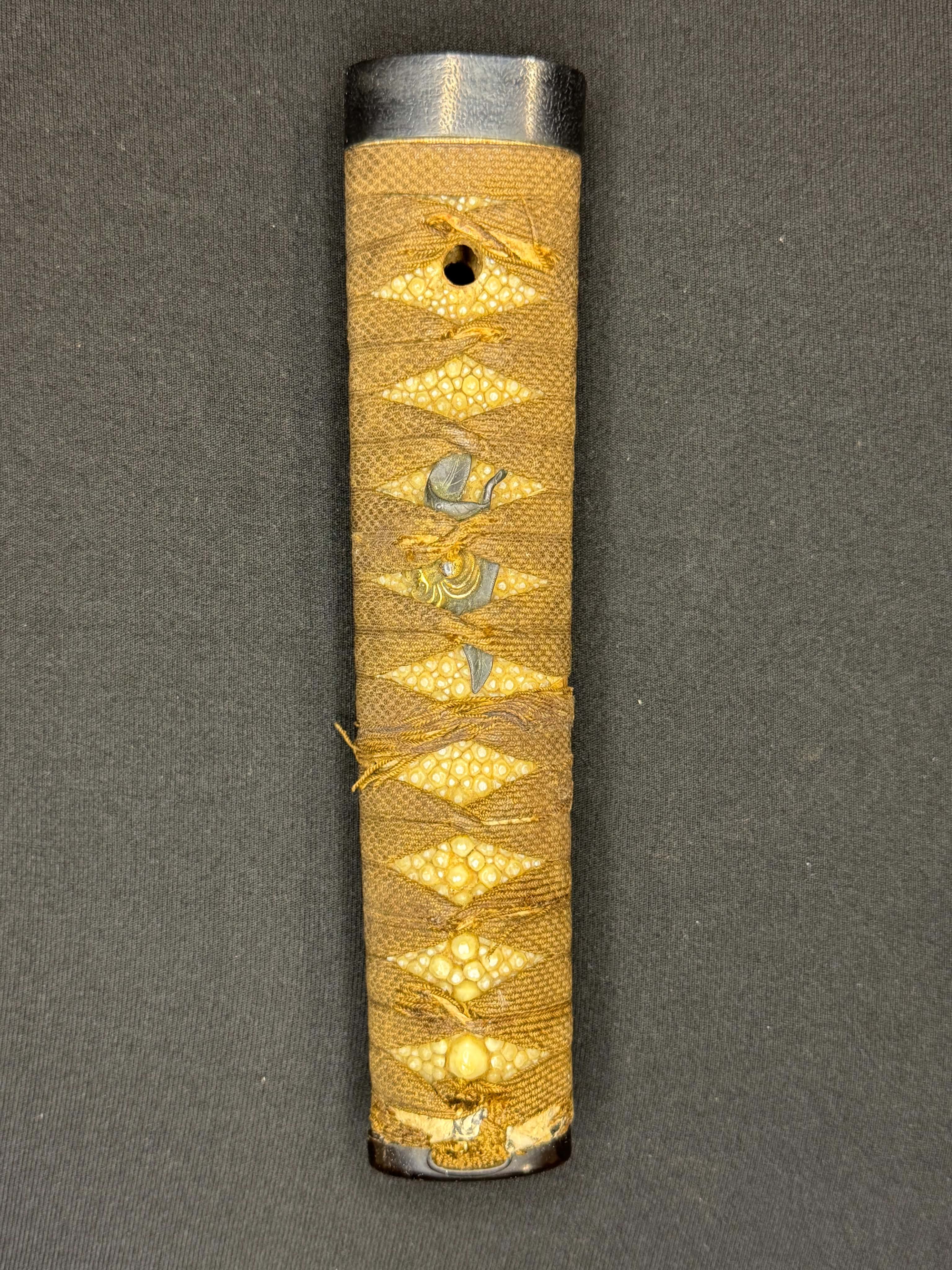 Antique Nihonto - Mid-Edo Wakizashi with Koshirae, signed Etchu no Kami Kanekuni, NBTHK certified