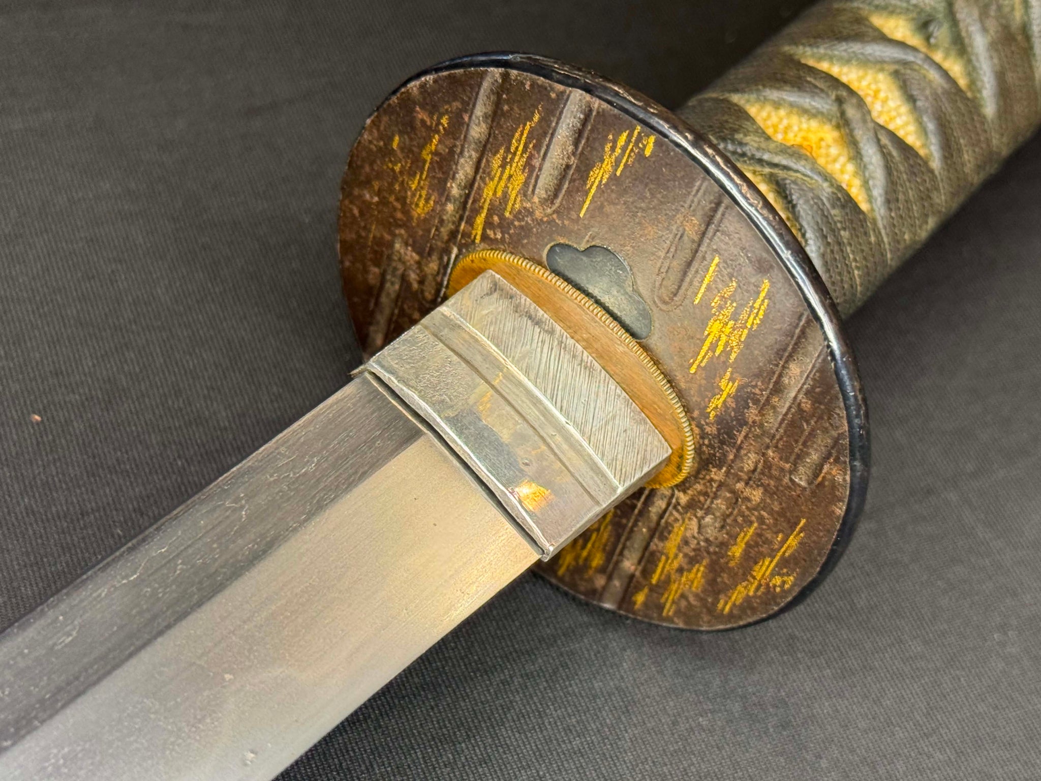 Antique Nihonto - Muromachi (5-600 years old) LONG Katana in Koshirae, NBTHK attributed to Kashu Yukimitsu