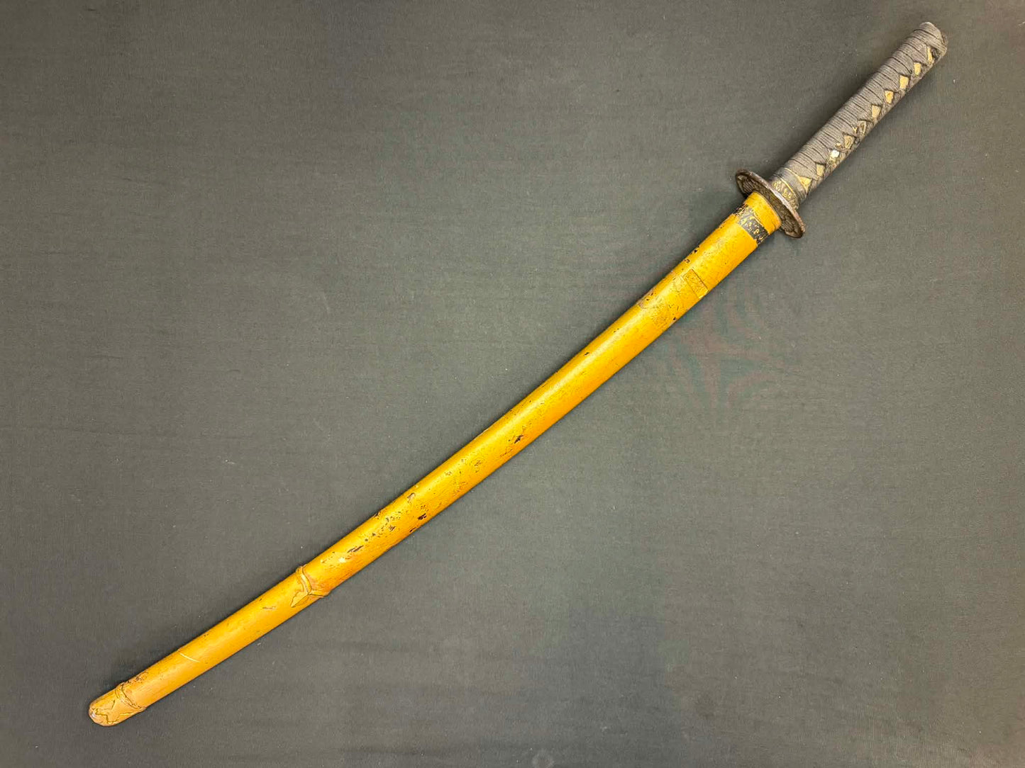 Antique Nihonto - Early Muromachi (600 years old) Katana in Handachi Koshirae