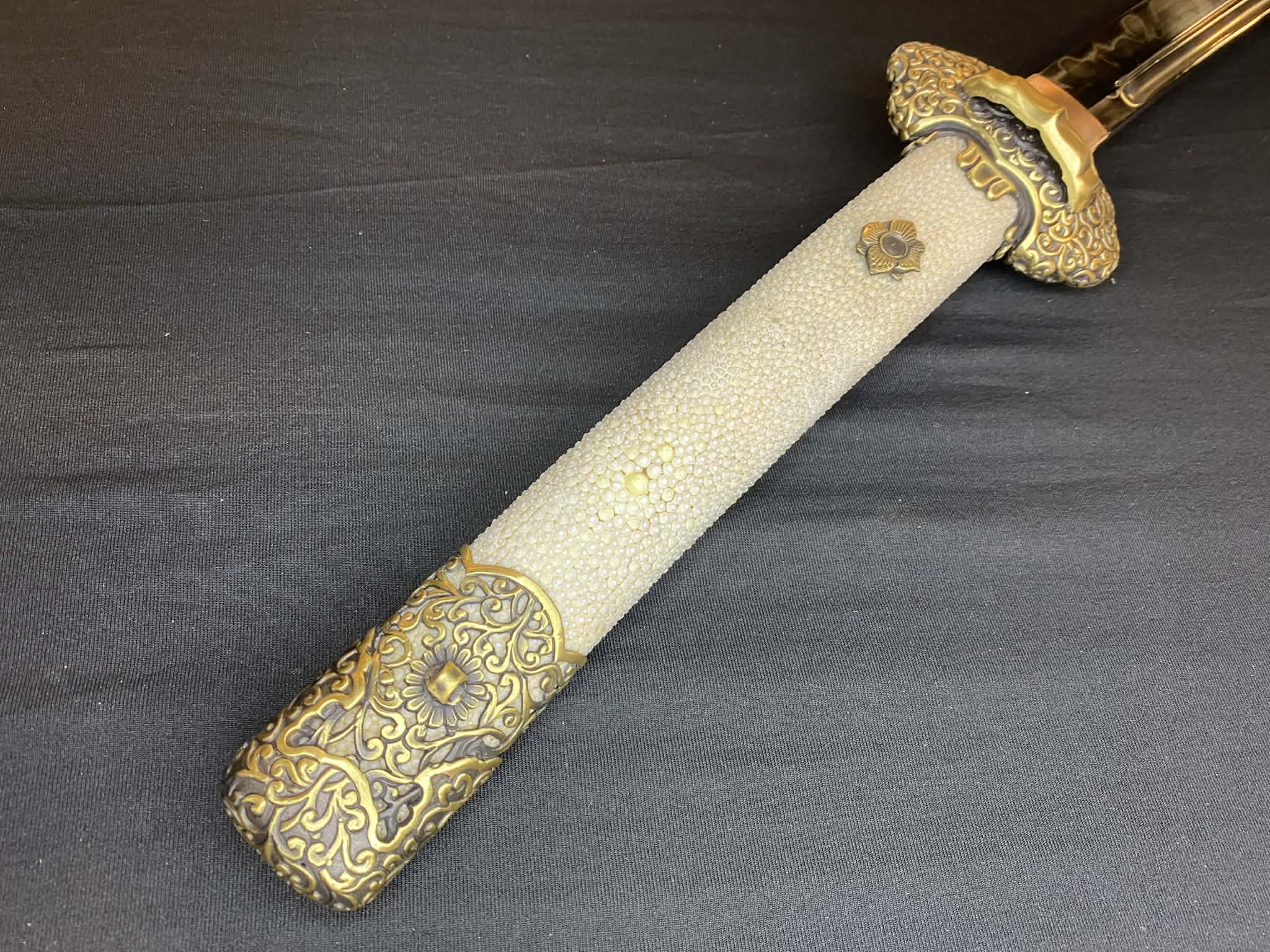 Dragonspring Emperor Tachi - Ruby Kazaridachi - Kogarasu Hitatsura