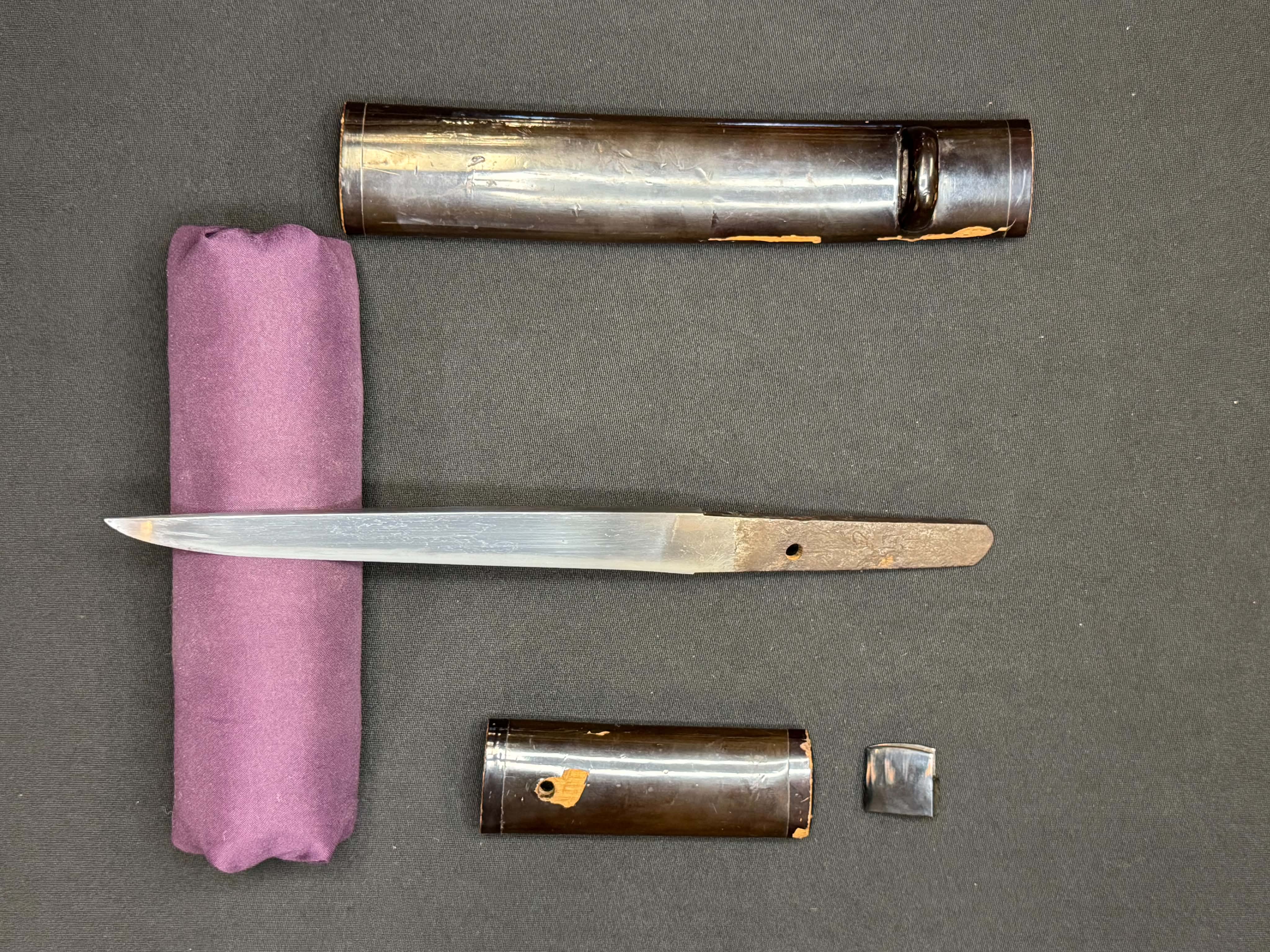 Antique Nihonto - Yoroi doshi in Koshirae, signed Kanekuni Saku