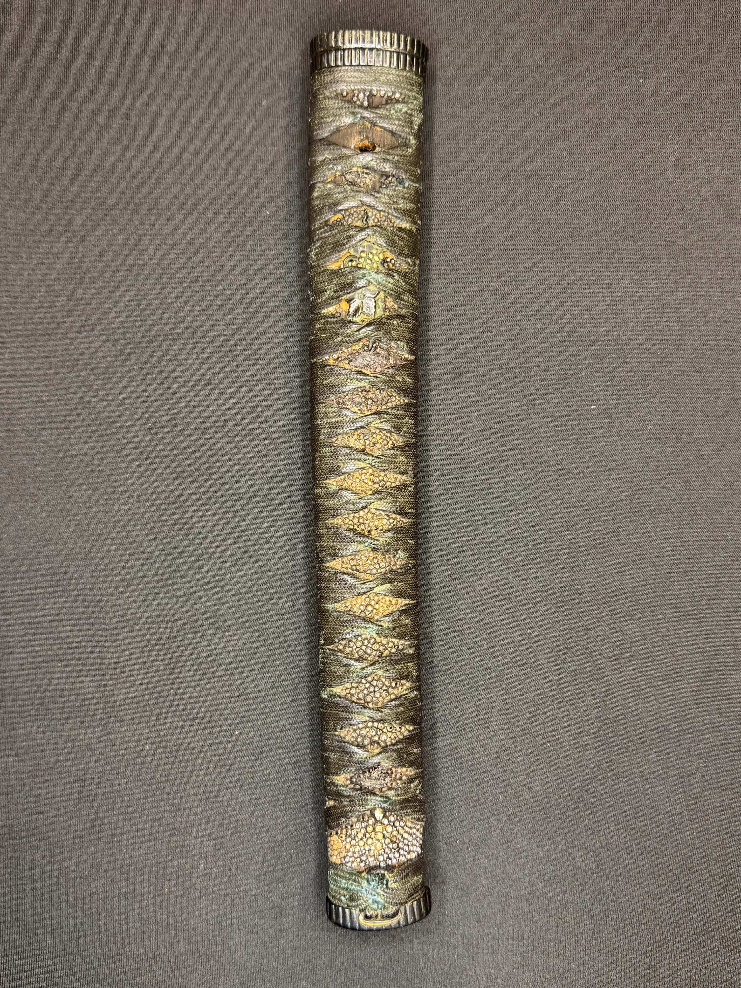 Antique Nihonto - Early Muromachi (about 550 years old) Katana with Koshirae