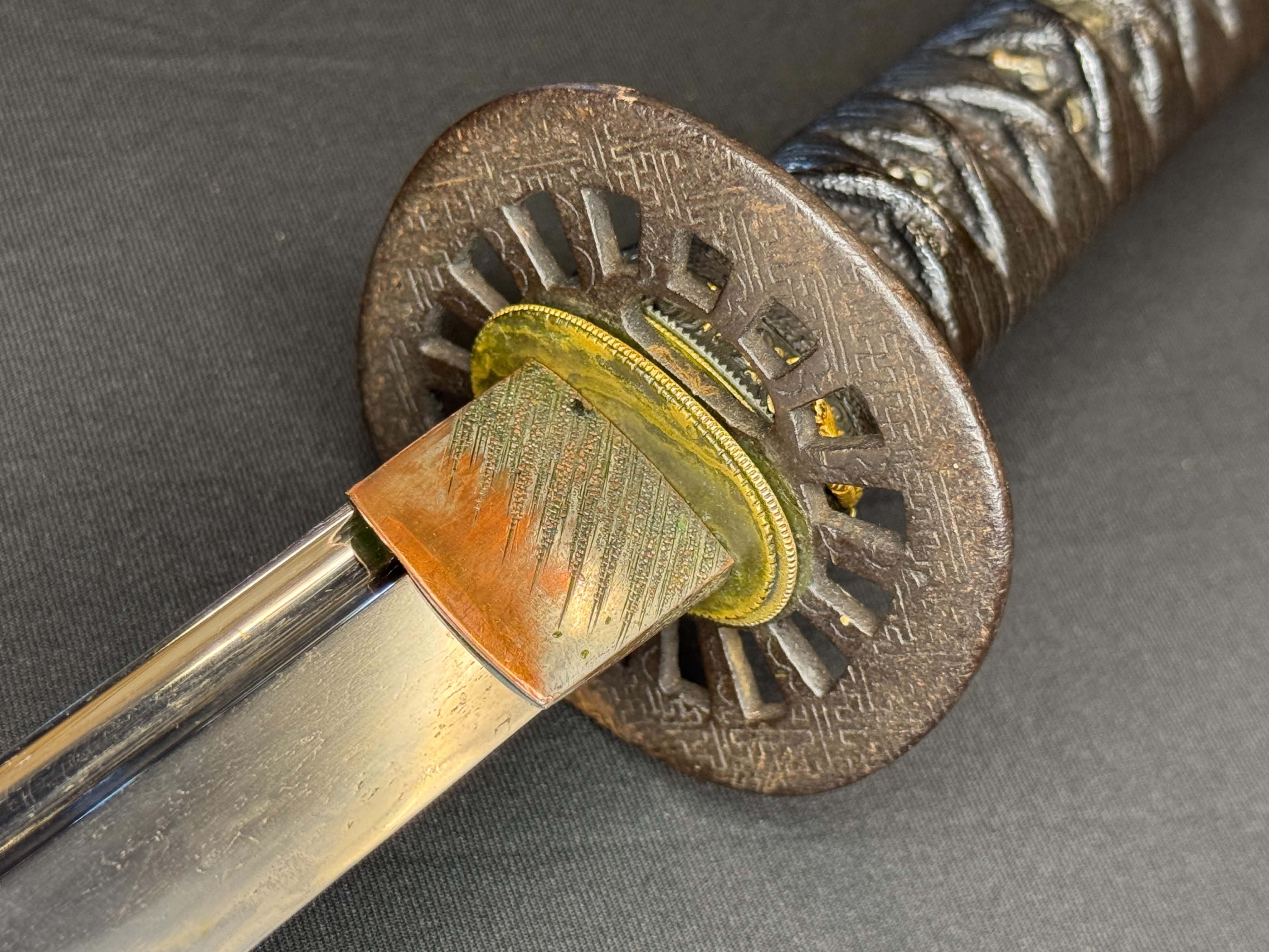 Antique Nihonto - Early Edo (300-350 years old) Katana in Koshirae, signed Yokoyama Ueno Daijo Fujiwara Sukesada (not verified)