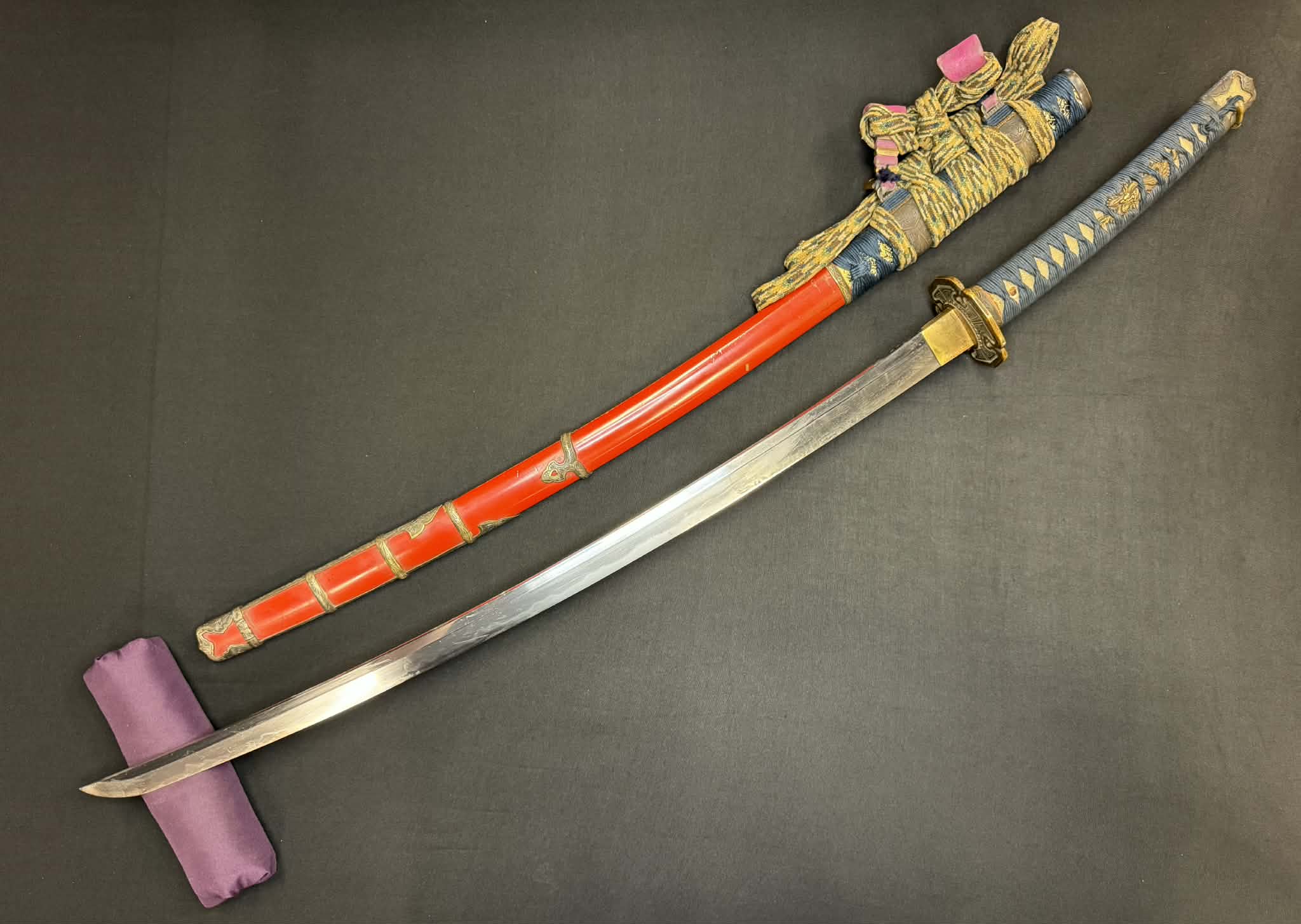 Antique Nihonto - Katana in Tachi Koshirae, signed Shinano no Kami Kunihiro Saku (unverified)