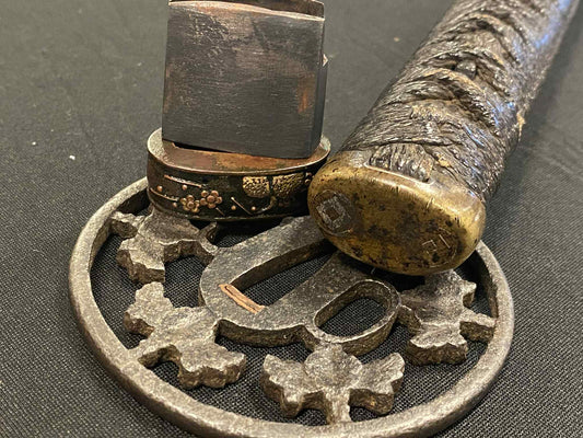Antique Nihonto - Katana in Koshirae - Late Muromachi, unsigned