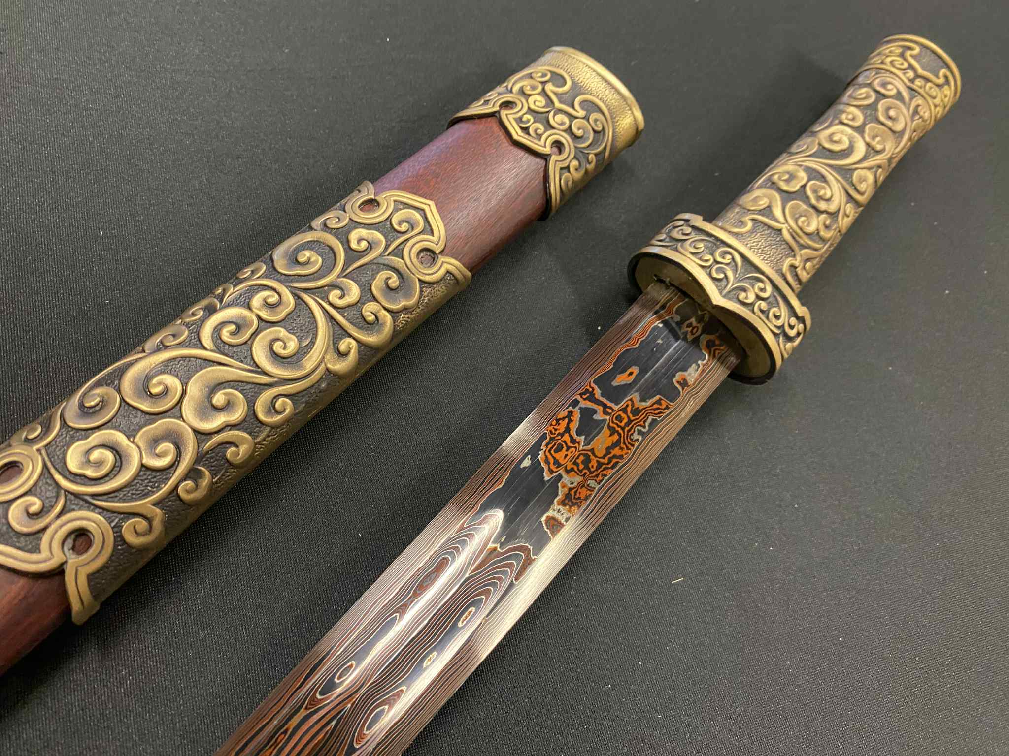 Eight Face Dagger - Cloud - Red Damascus