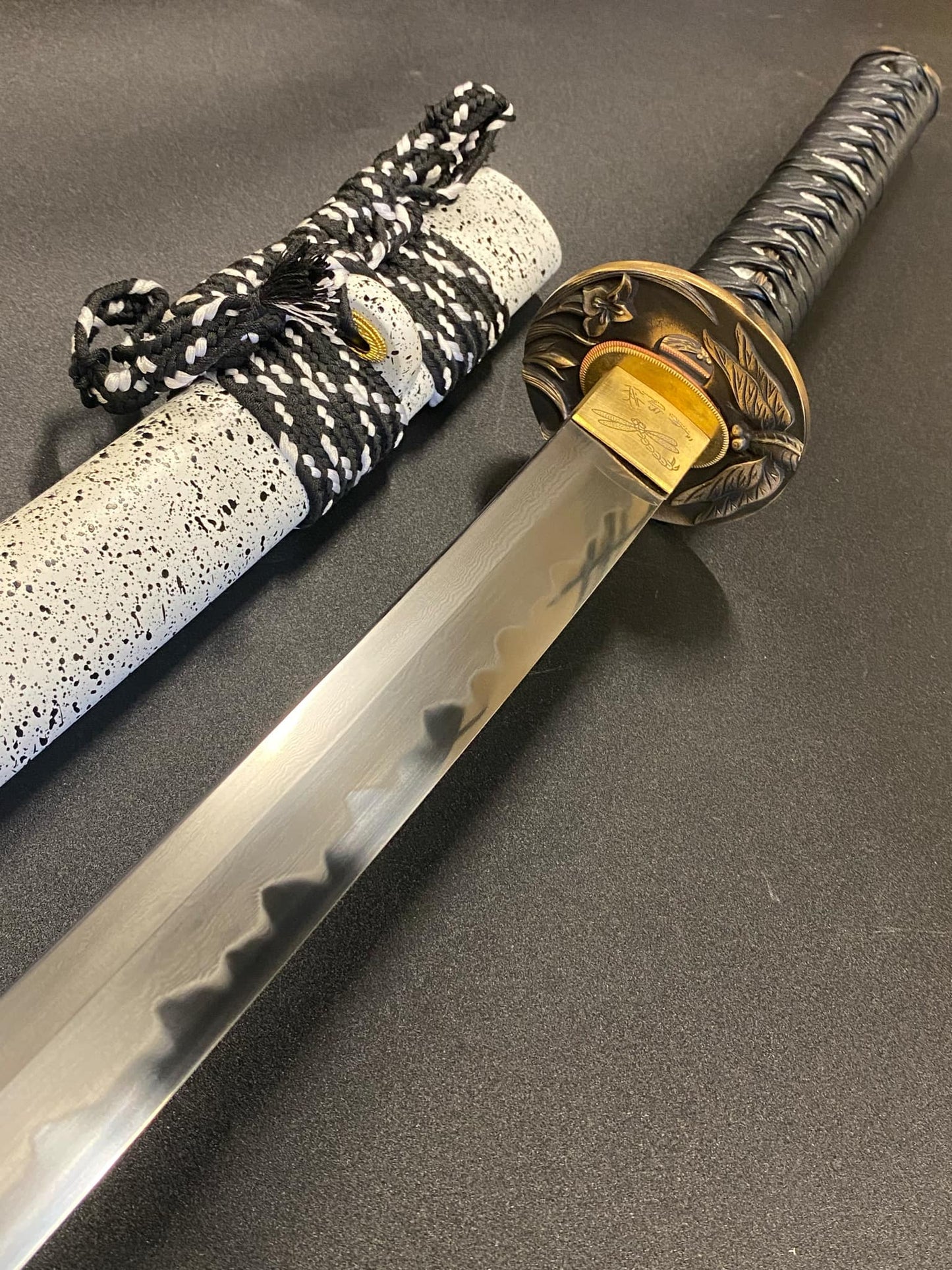 Bohihyu Katana - White Dragonfly - Folded Steel, clay tempered