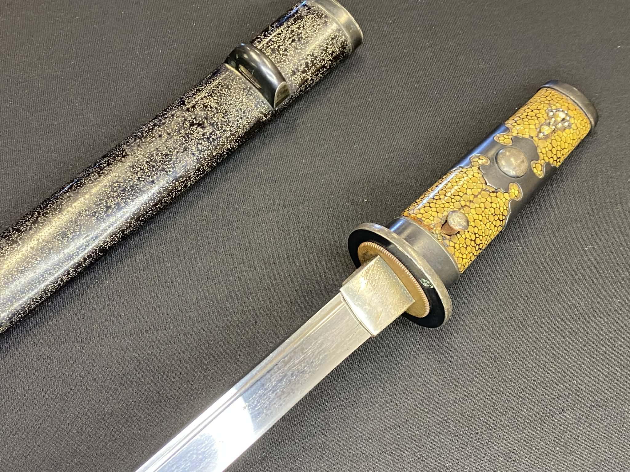 Antique Nihonto -  Kikuchi Yari Tanto in Hamidashi Koshirae - Late Muromachi Period