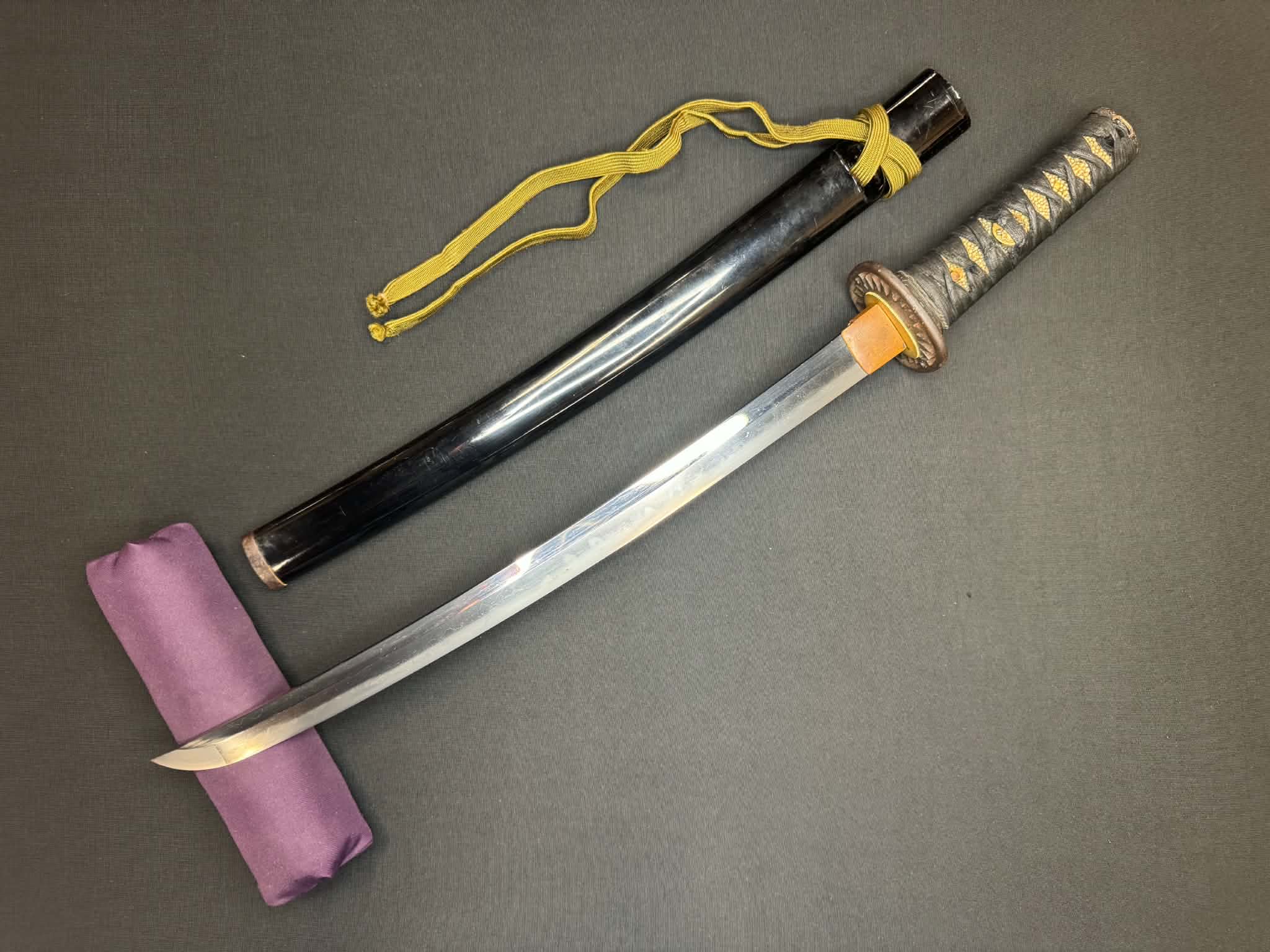 Antique Nihonto - Wakizashi in Koshirae, possible hidden Christian Tsuba
