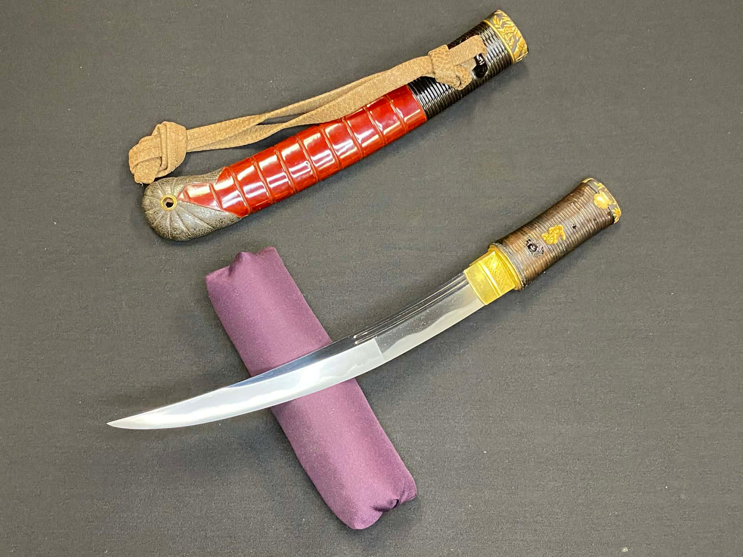 Antique Nihonto - Osoraku Tanto with Shrimp Koshirae - Edo Period, signed Soshu Ju Tsunahiro (unverified)