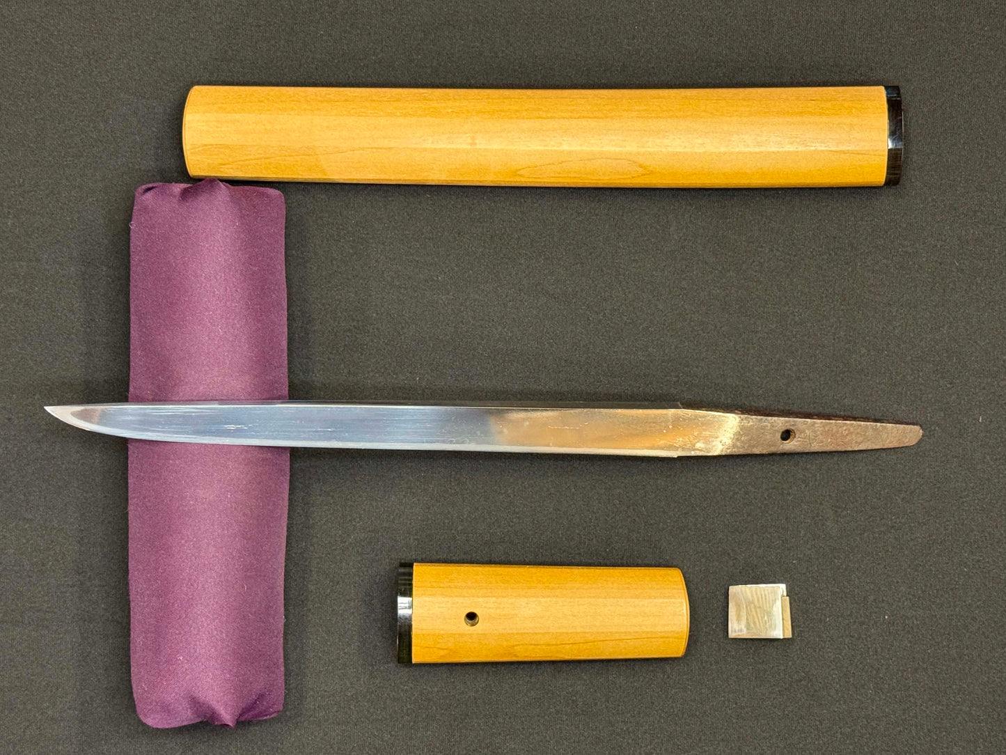 Antique Nihonto - Tanto in Shirasaya, signed Yoshimitsu (Tosa, Unverified)