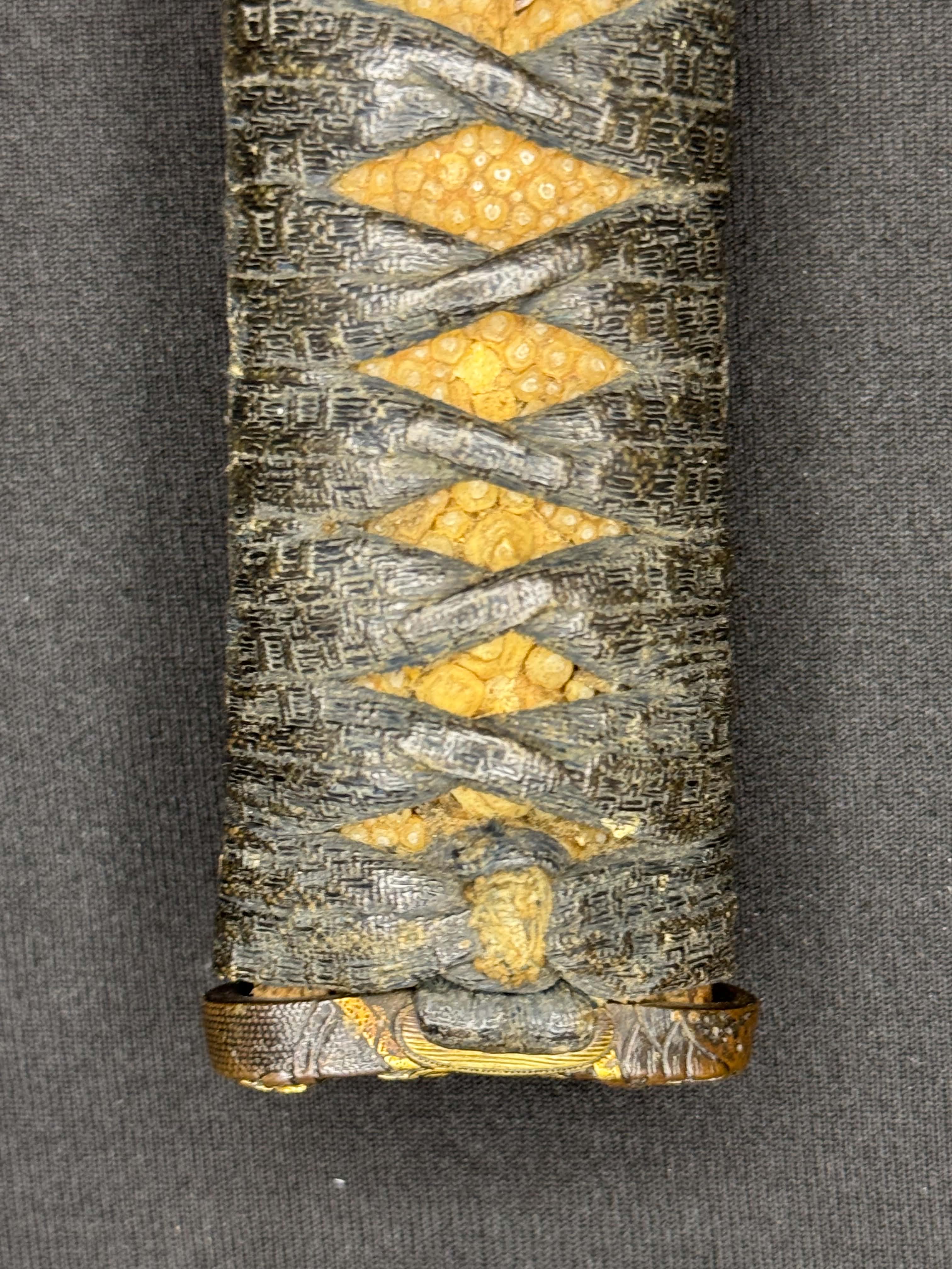 Antique Nihonto - Wakizashi with koshirae, Tsunagigaki attributed to Shimosaka