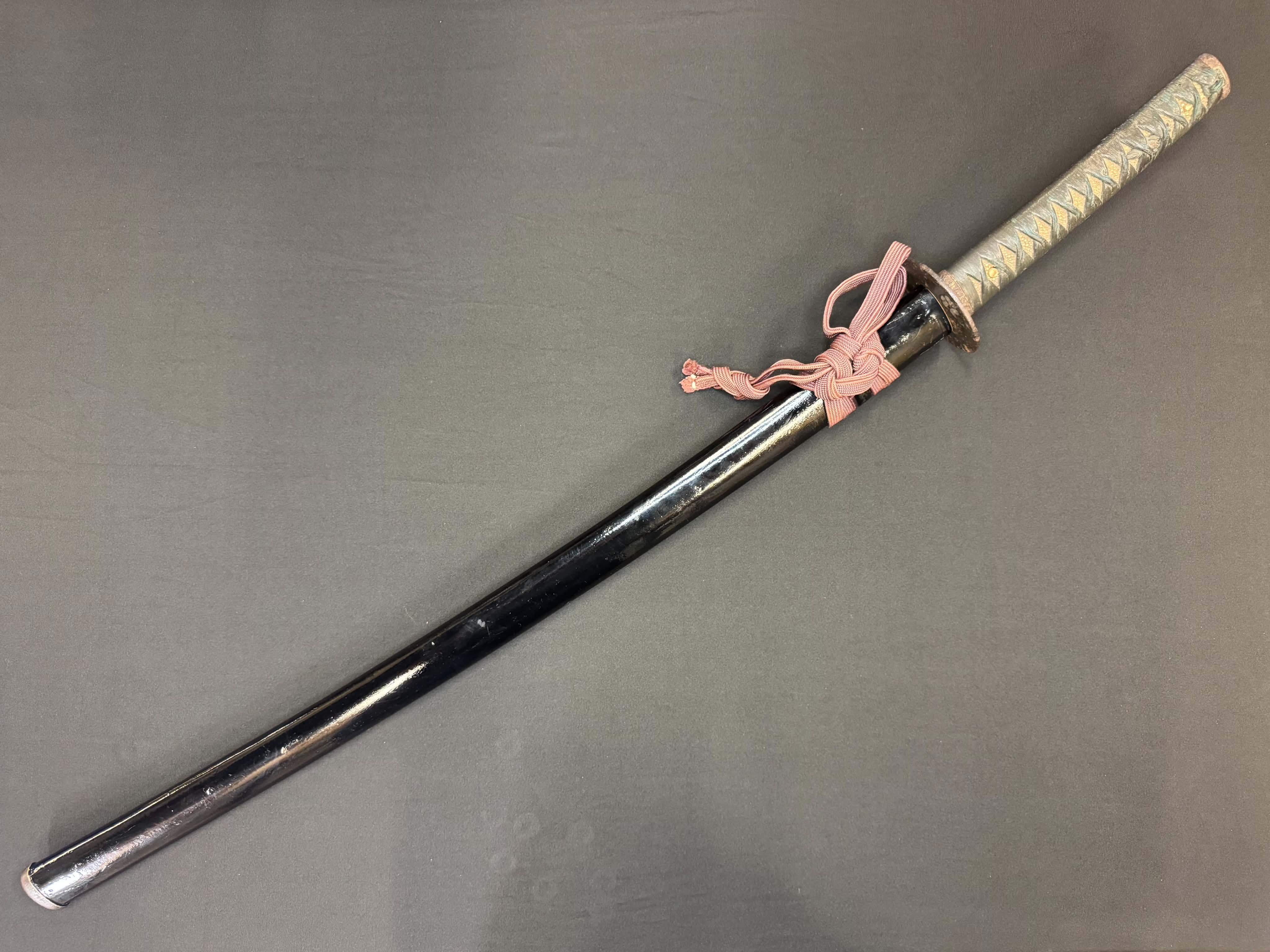 Antique Nihonto - Early Edo(350 years old) Katana with Koshirae - NBTHK attributed to Fujiwara Takada