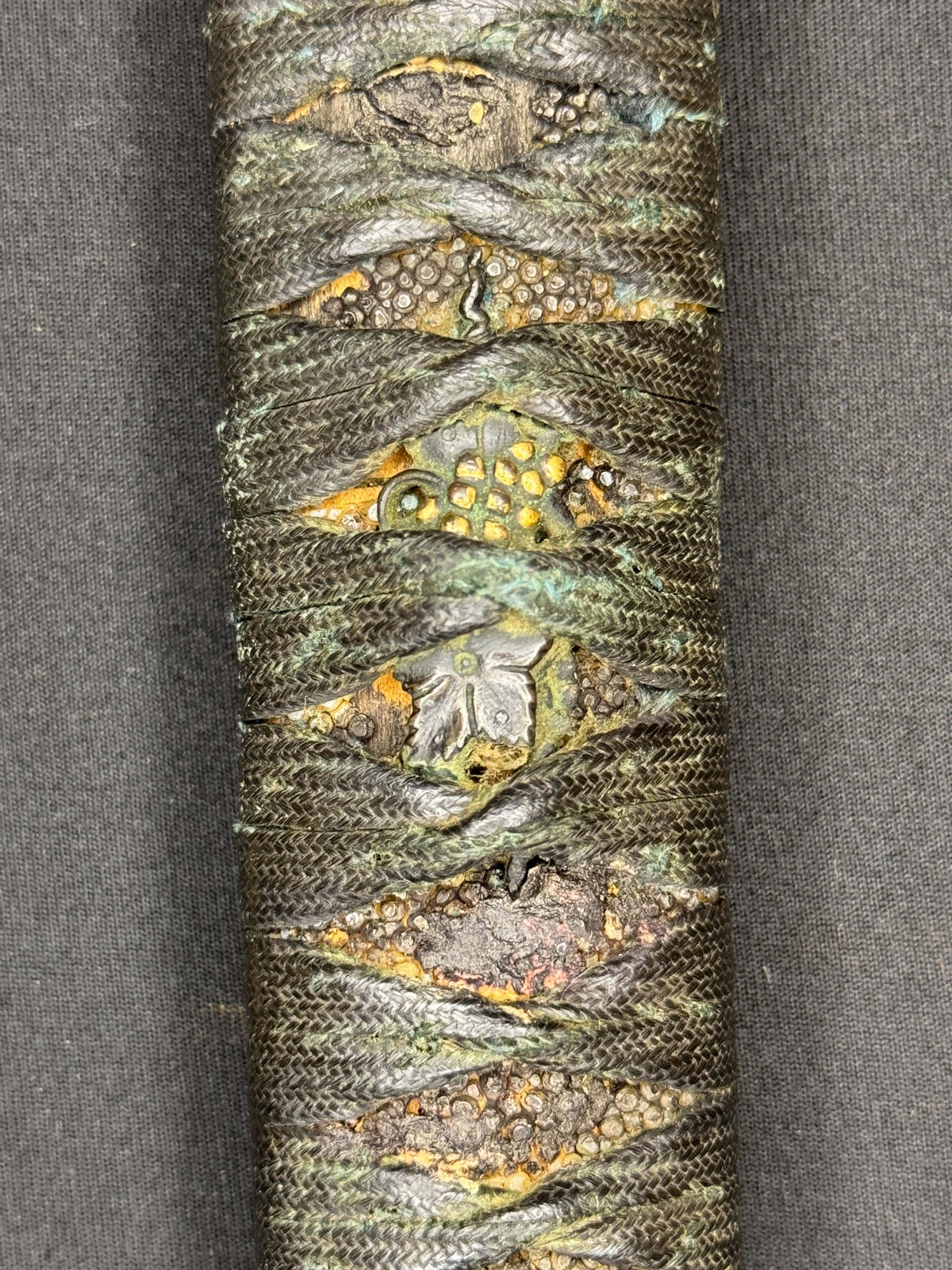 Antique Nihonto - Early Muromachi (about 550 years old) Katana with Koshirae
