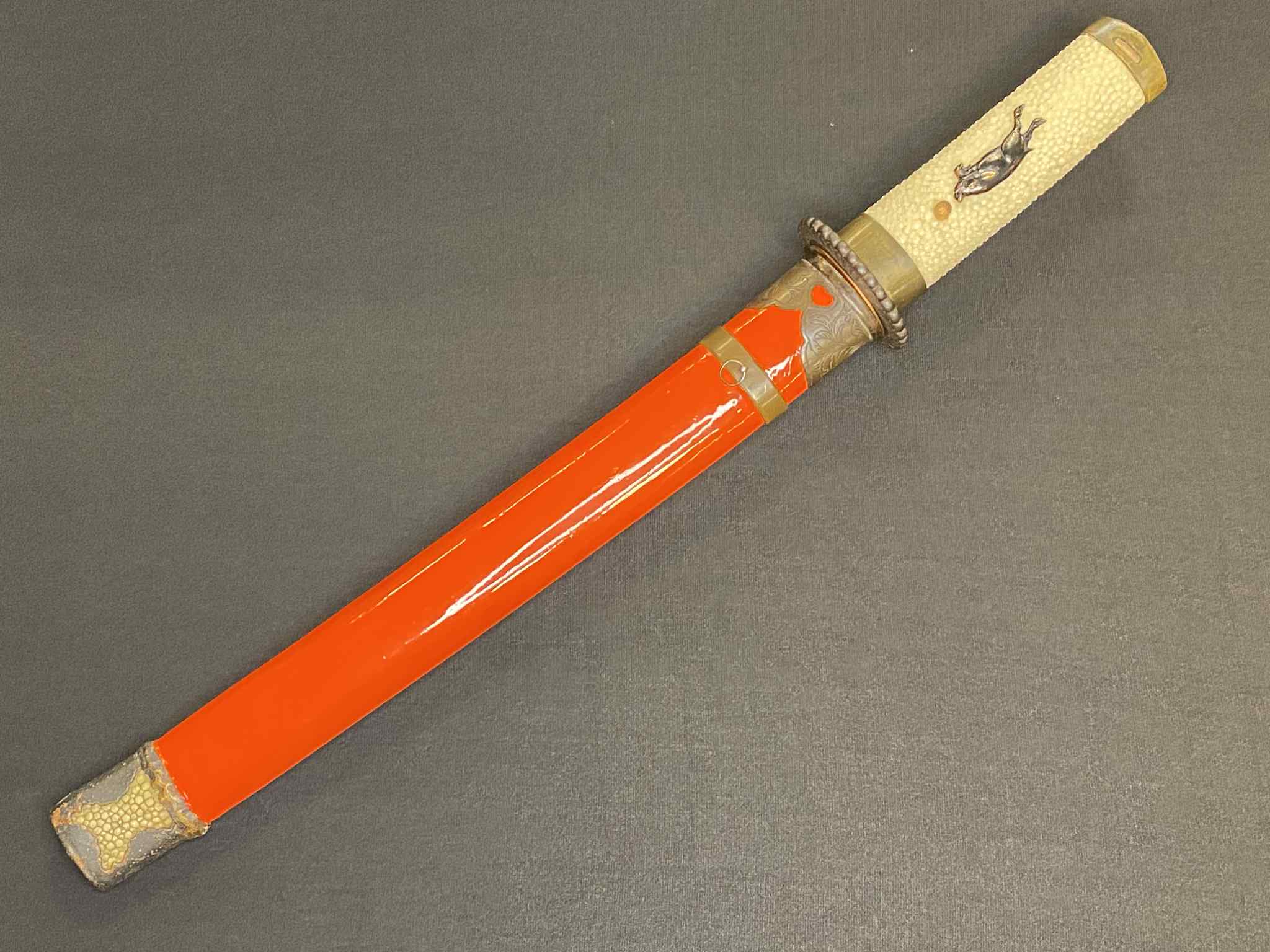 Antique Nihonto - Late Muromachi Eiroku Era (450 years old) Tanto in Koshirae, signed Kanemachi, NTHK certified