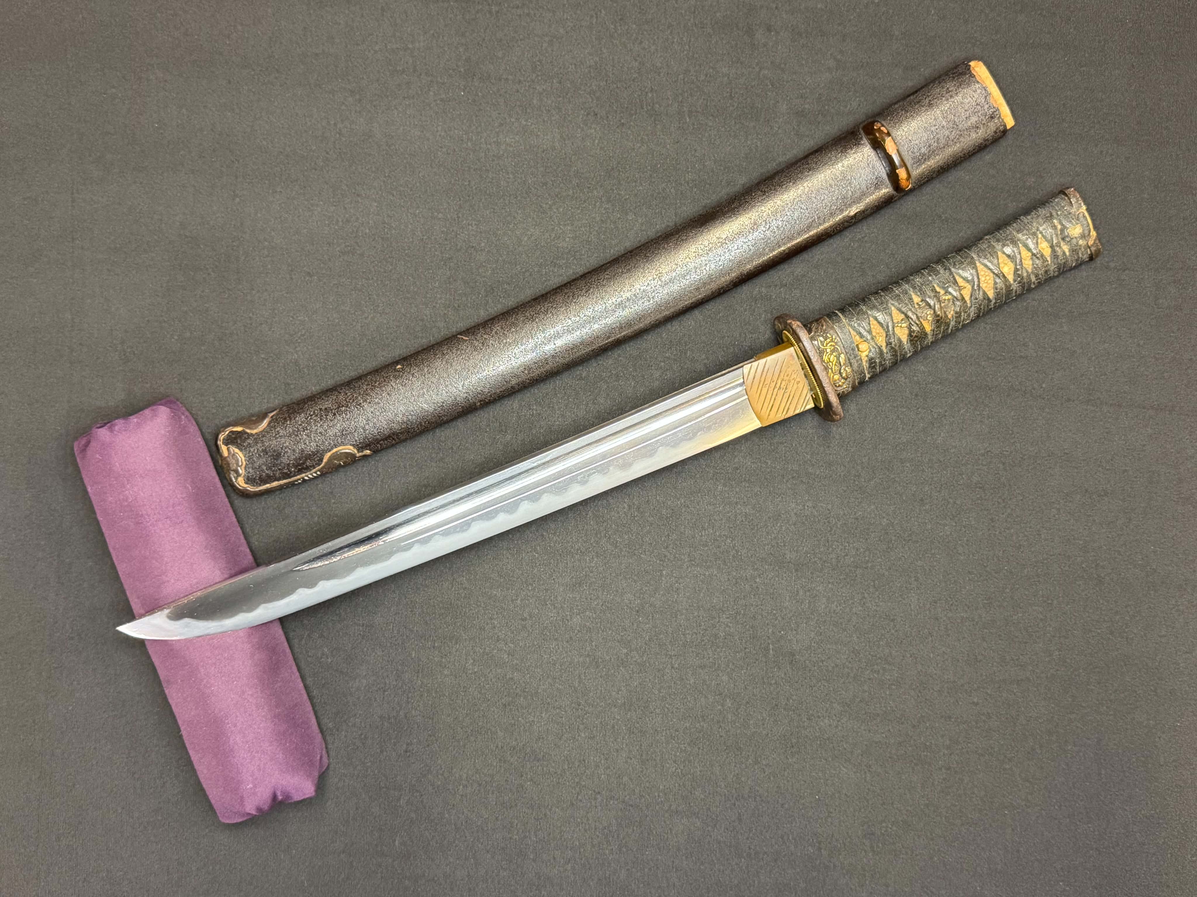 Antique Nihonto - Wakizashi with koshirae, Tsunagigaki attributed to Shimosaka