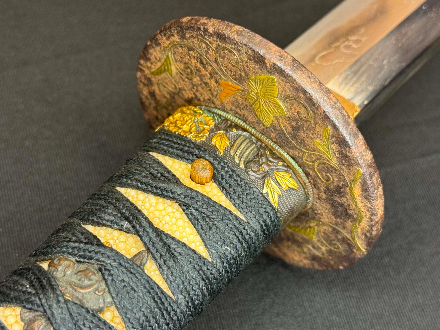 Antique Nihonto - wakizashi in Koshirae, signed Bishu Osafune Sukesada (unverified)
