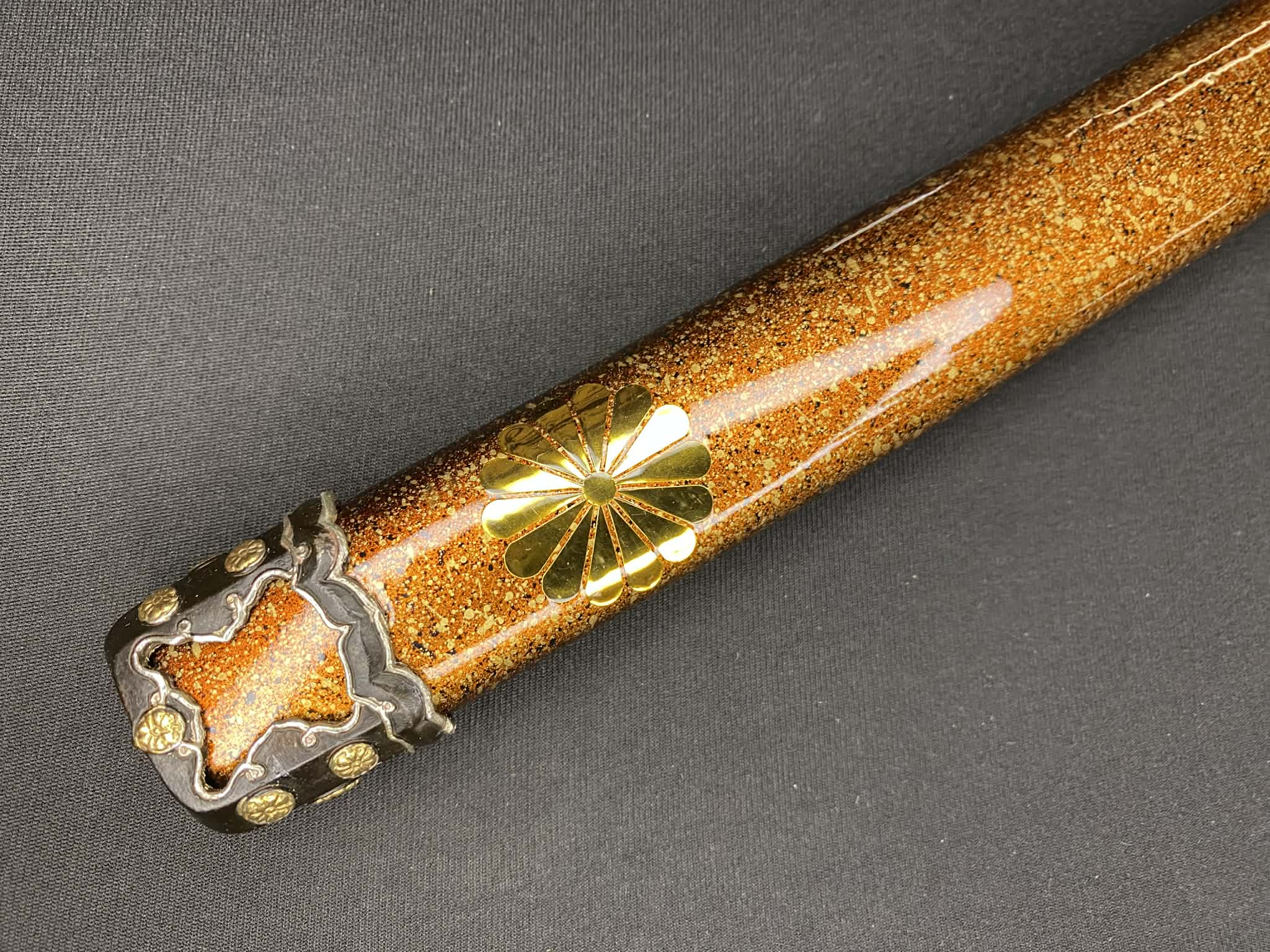 Dragonspring Emperor Tachi - Gold Chrysanthemum - Kogarasu Hitatsura