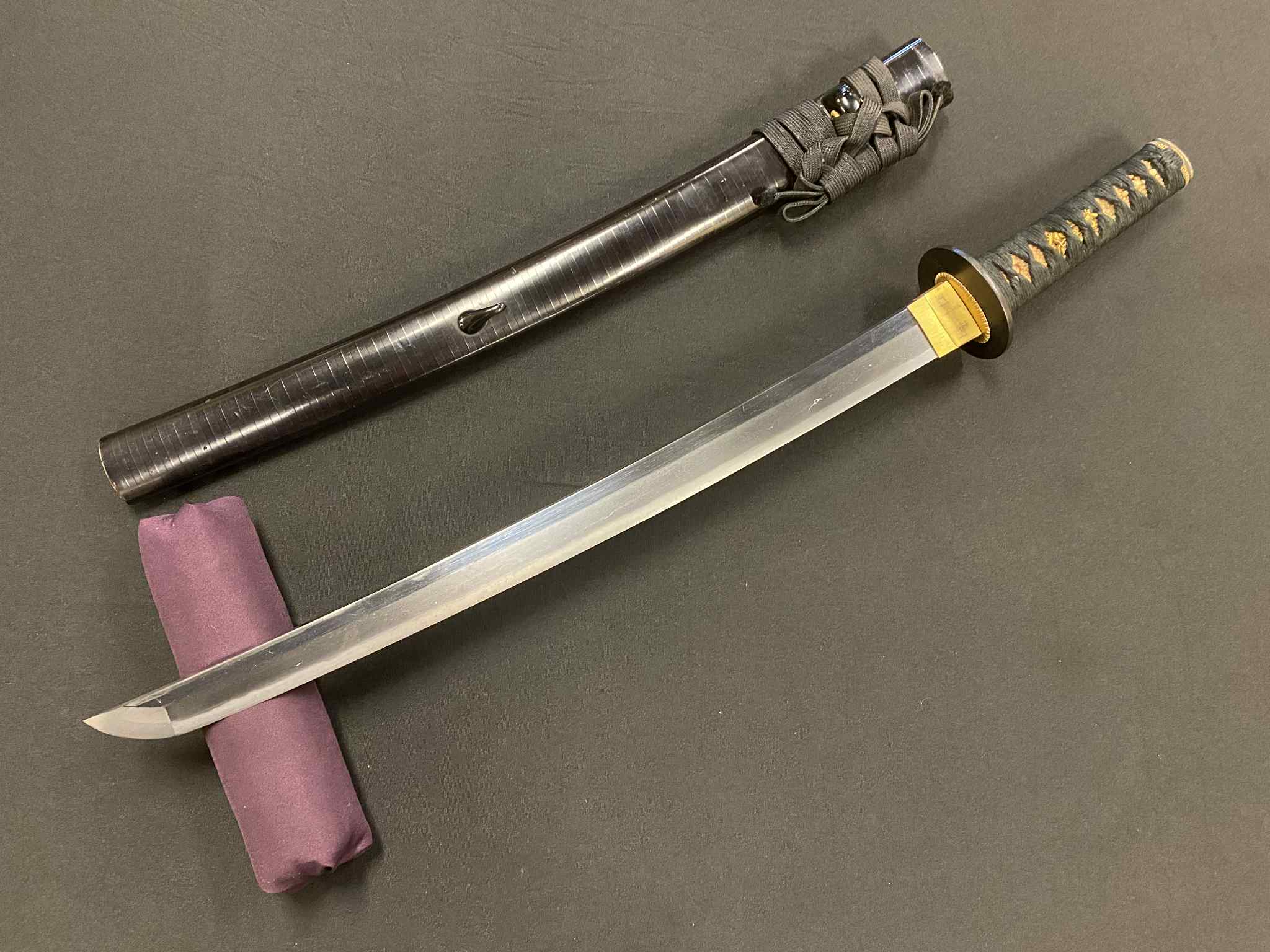 Antique Nihonto - Wakizashi in Koshirae - Edo Period (about 300 years old), Partial Signature Ho