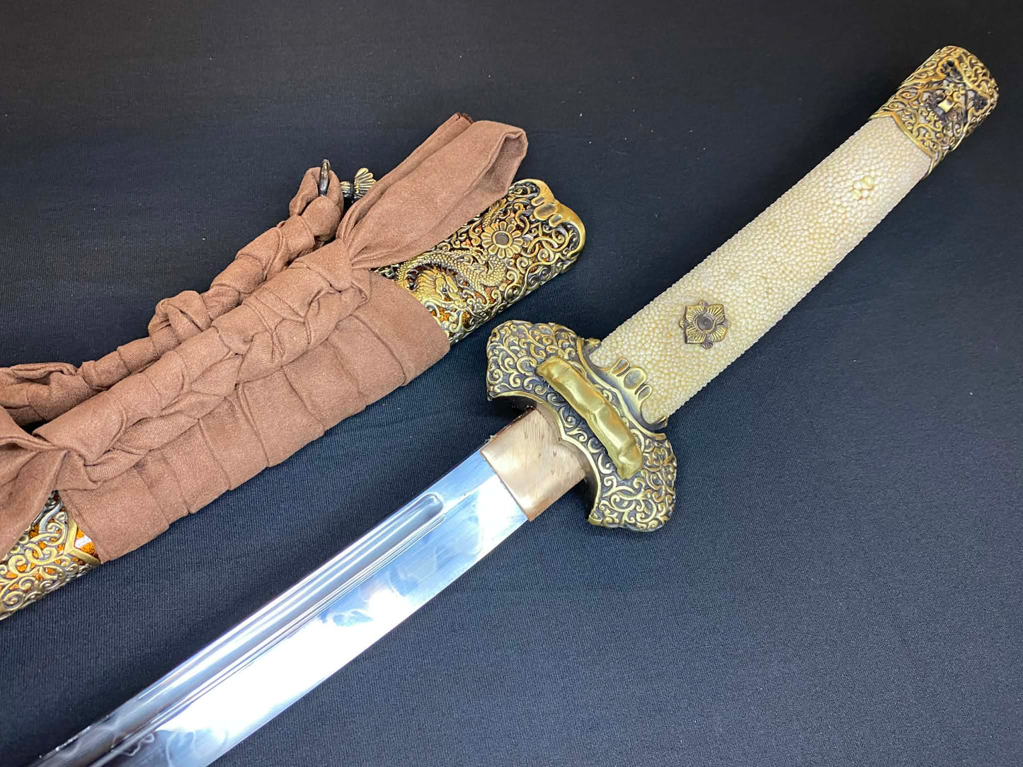 Dragonspring Emperor Tachi - Gold Kazaridachi - Kogarasu Hitatsura