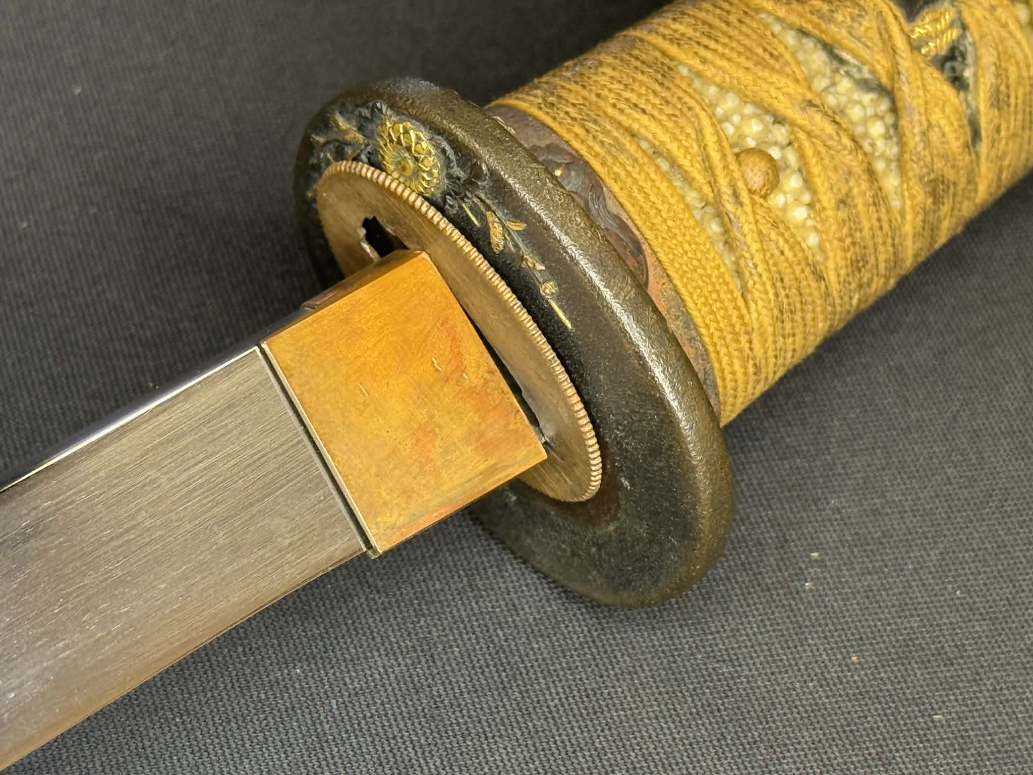 Antique Nihonto - Tanto in Koshirae, signed Kunishige (unverified)