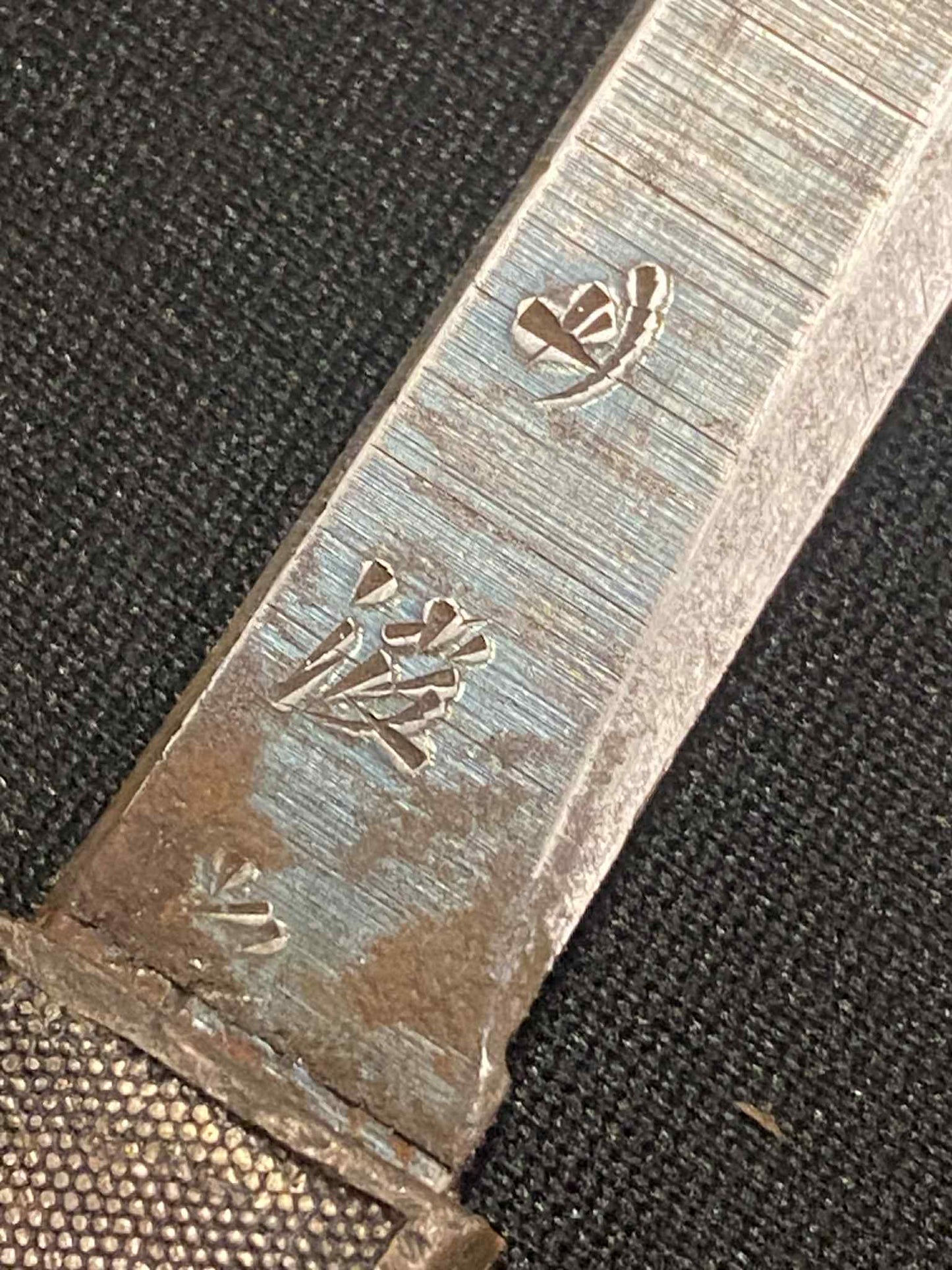 Antique Nihonto:  Osoraku Tanto in hamidashi fittings - Edo Period (150-300 years old)