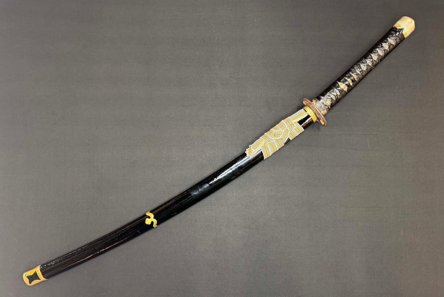 Antique Nihonto - Wakizashi in Handachi koshirae, signed Bizen Kuni Ju Osafune Sukesada, NBTHK CERTIFIED