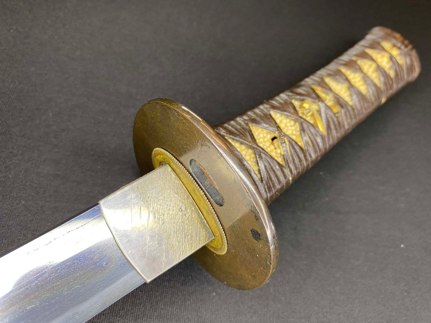 Antique Nihonto - Wakizashi in Handachi Koshirae - signed Echizen no Kuni Kanenori