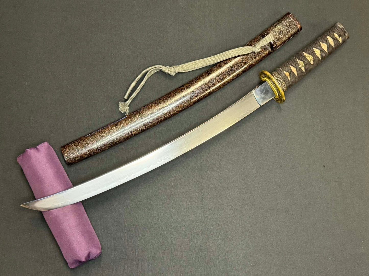 Antique Nihonto - Wakizashi in Koshirae, signed Nagataka Saku (unverified)