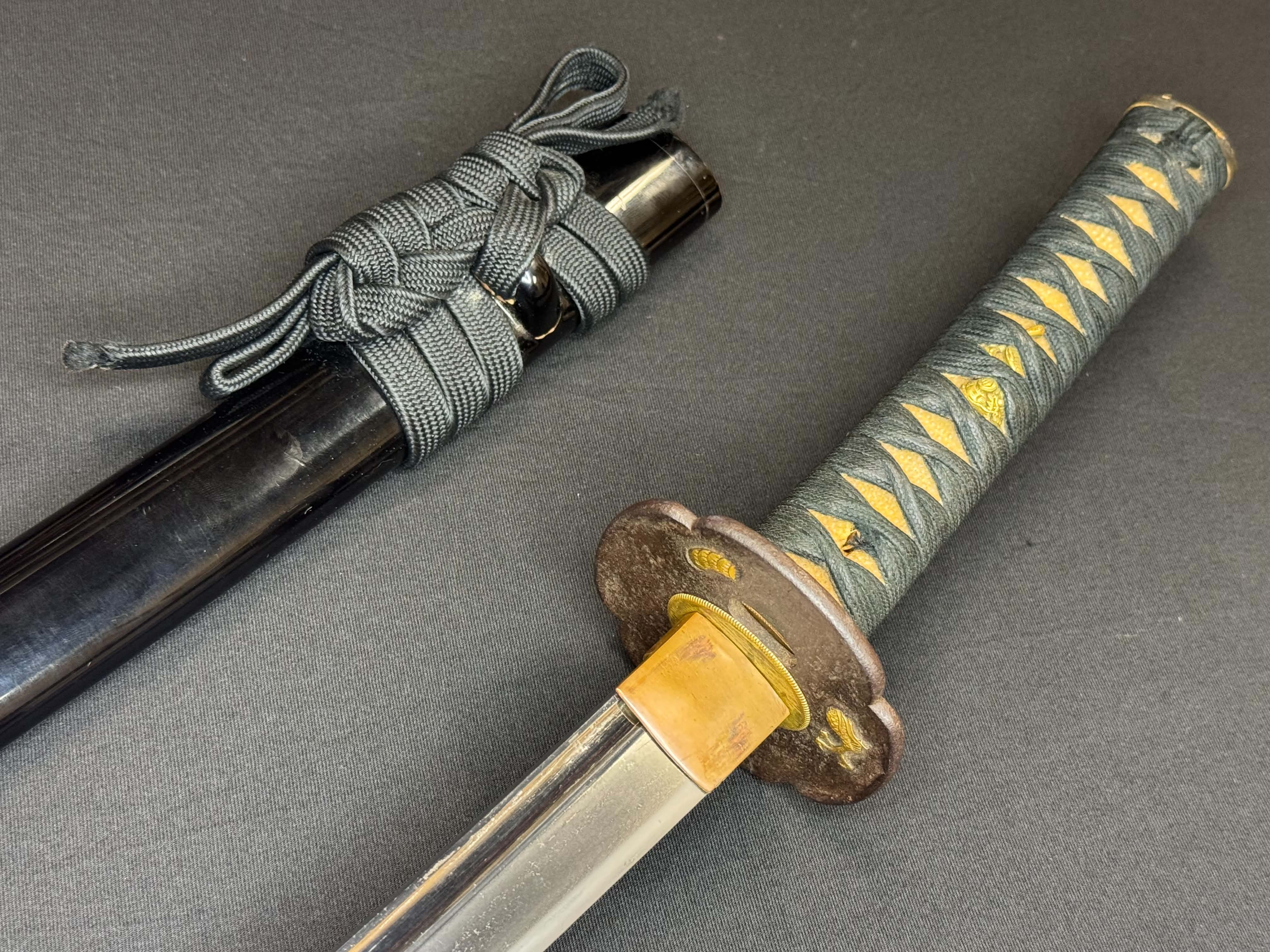 Antique Nihonto - Muromachi (5-600 years old) Katana in Koshirae, NBTHK attributed to Naminohira