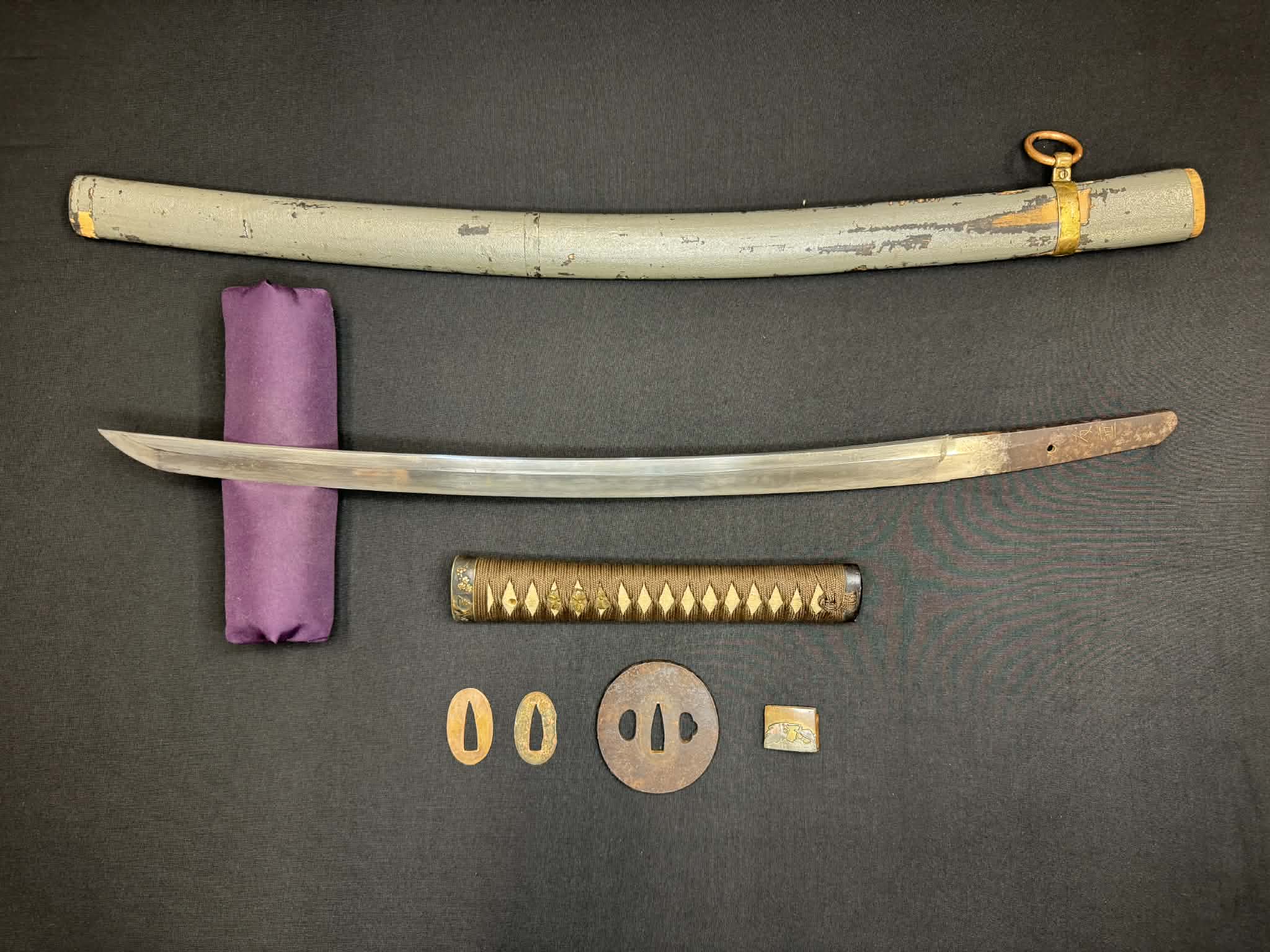 Antique Nihonto - Late Muromachi Katana in WW2 pilot Gunto fittings - Signed Tomotsugu